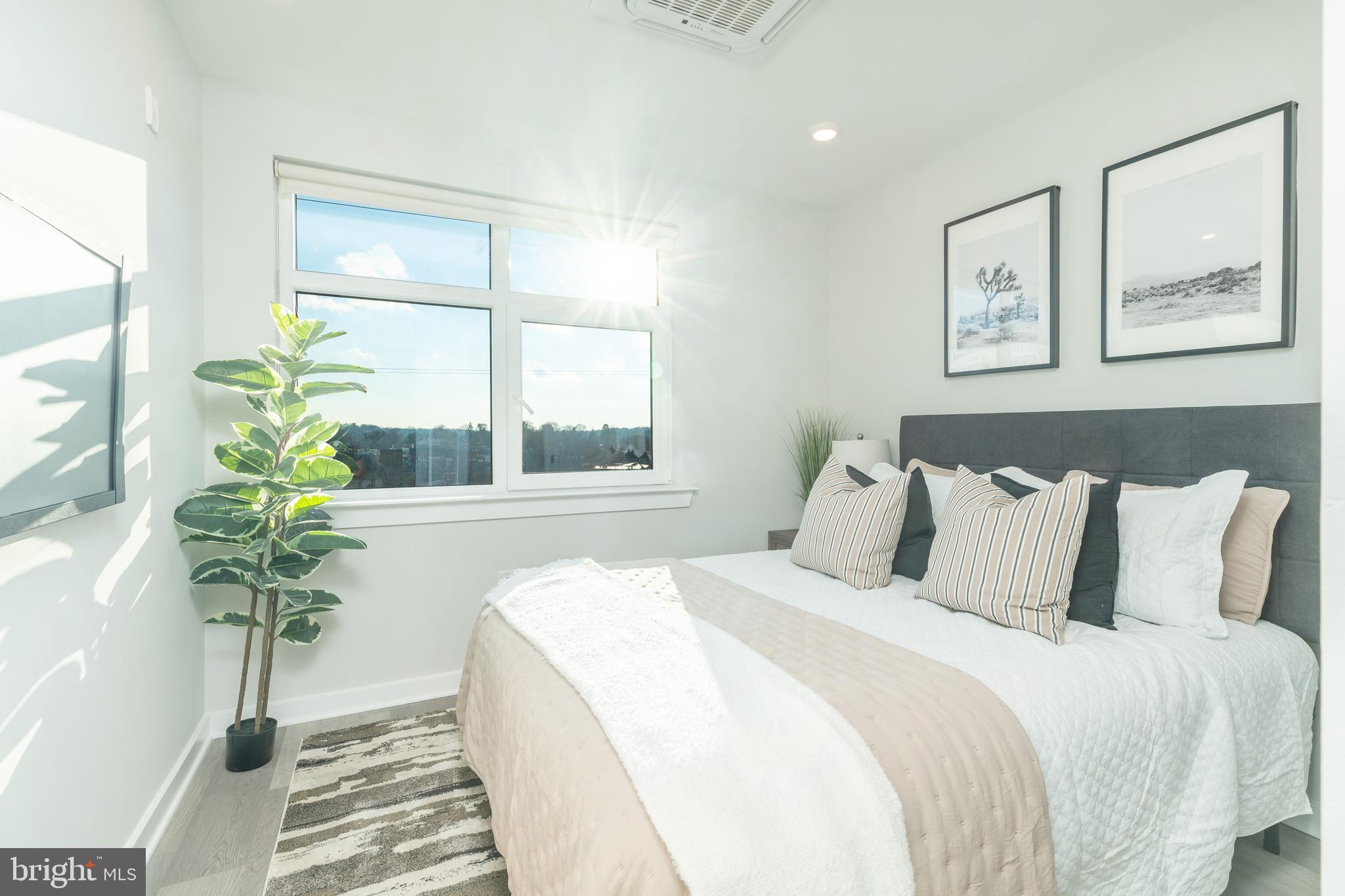 EAST FALLS - Residential Lease