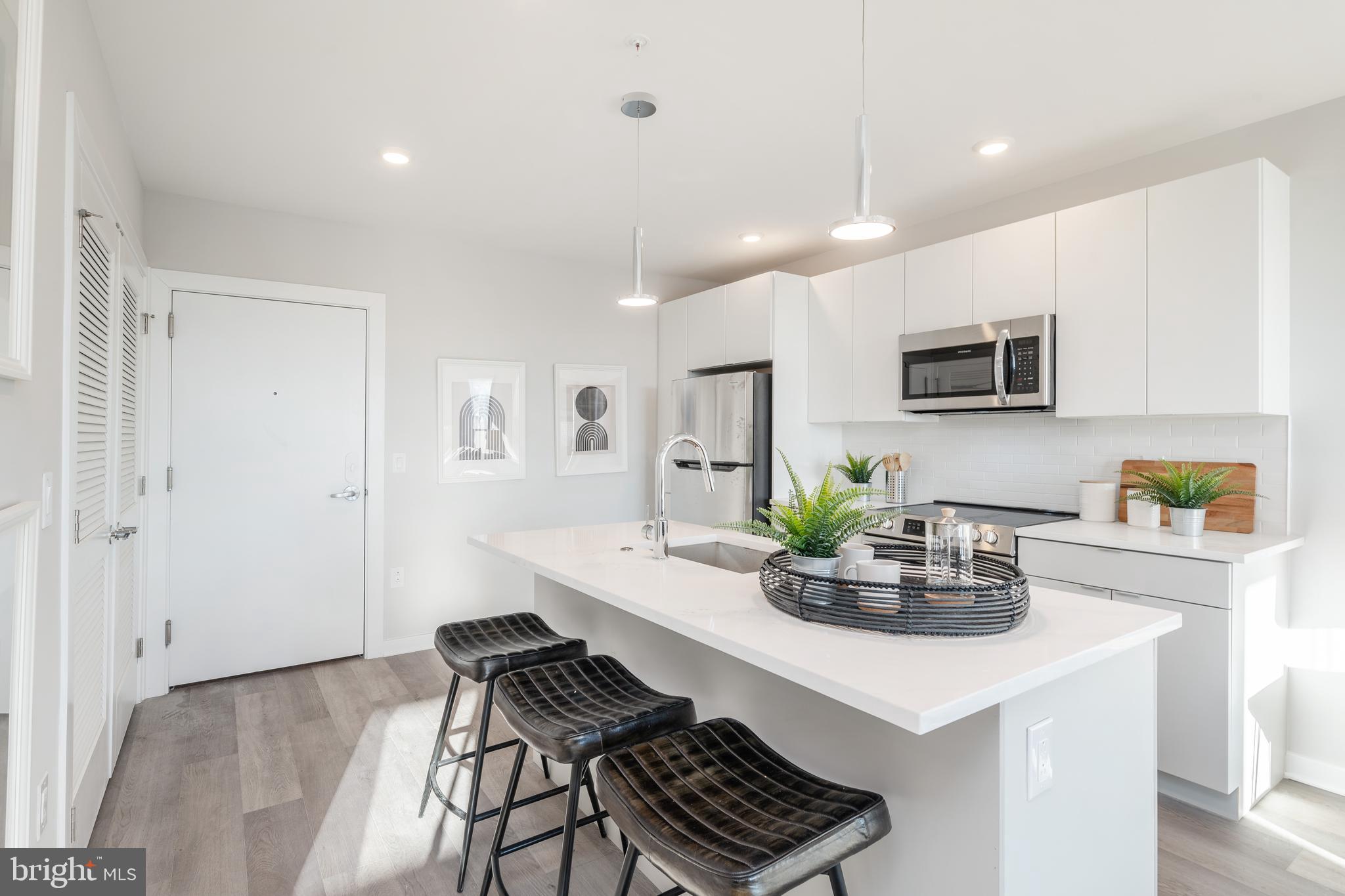 EAST FALLS - Residential Lease