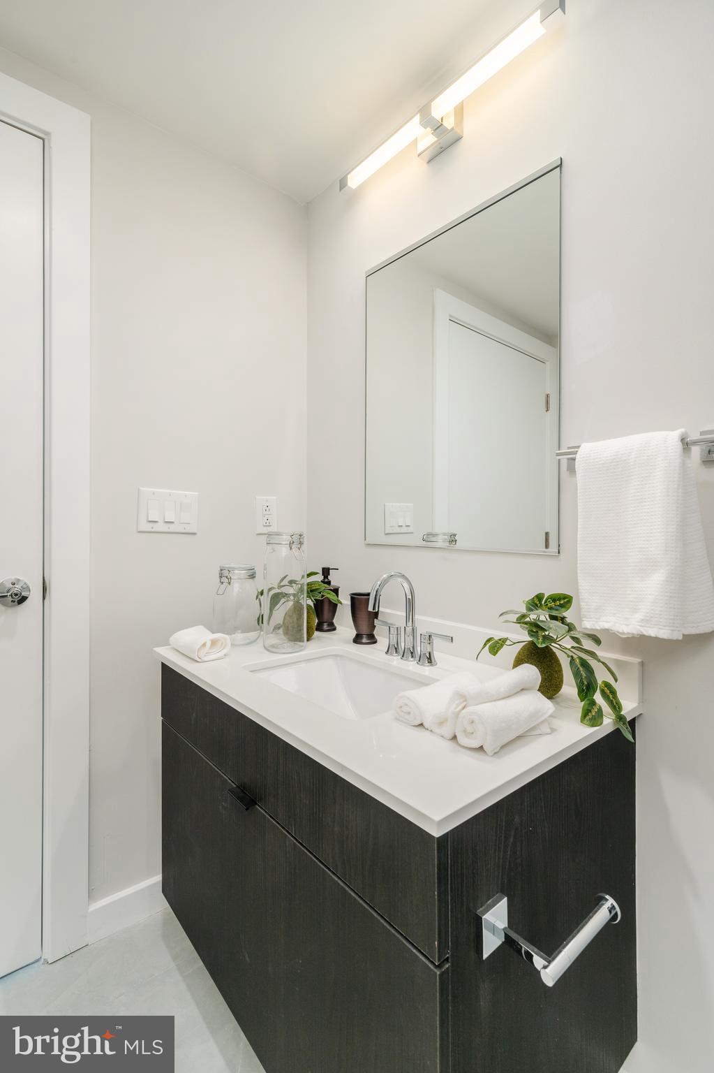 EAST FALLS - Residential Lease