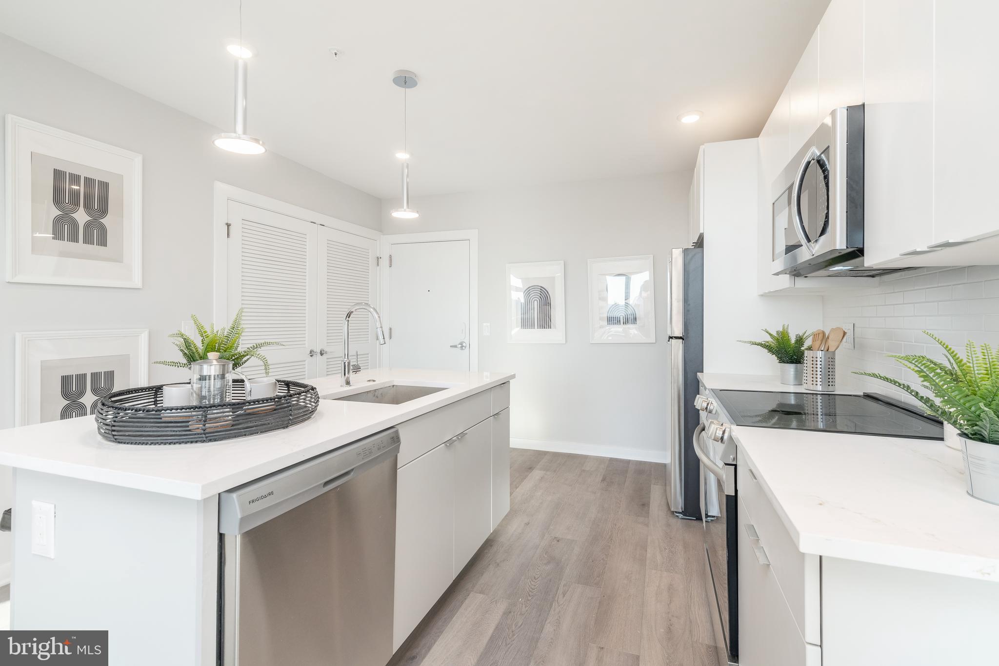 EAST FALLS - Residential Lease