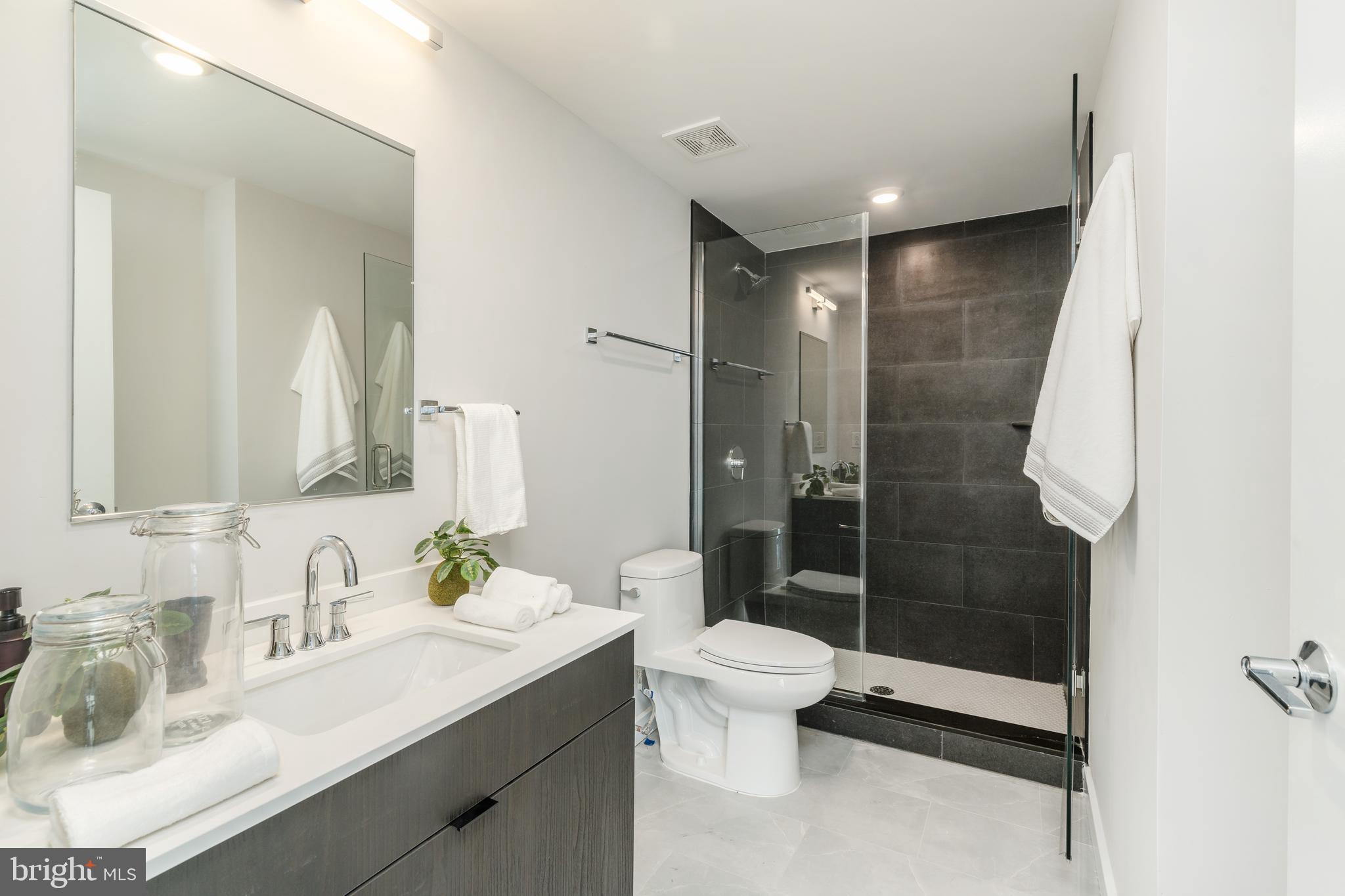 EAST FALLS - Residential Lease