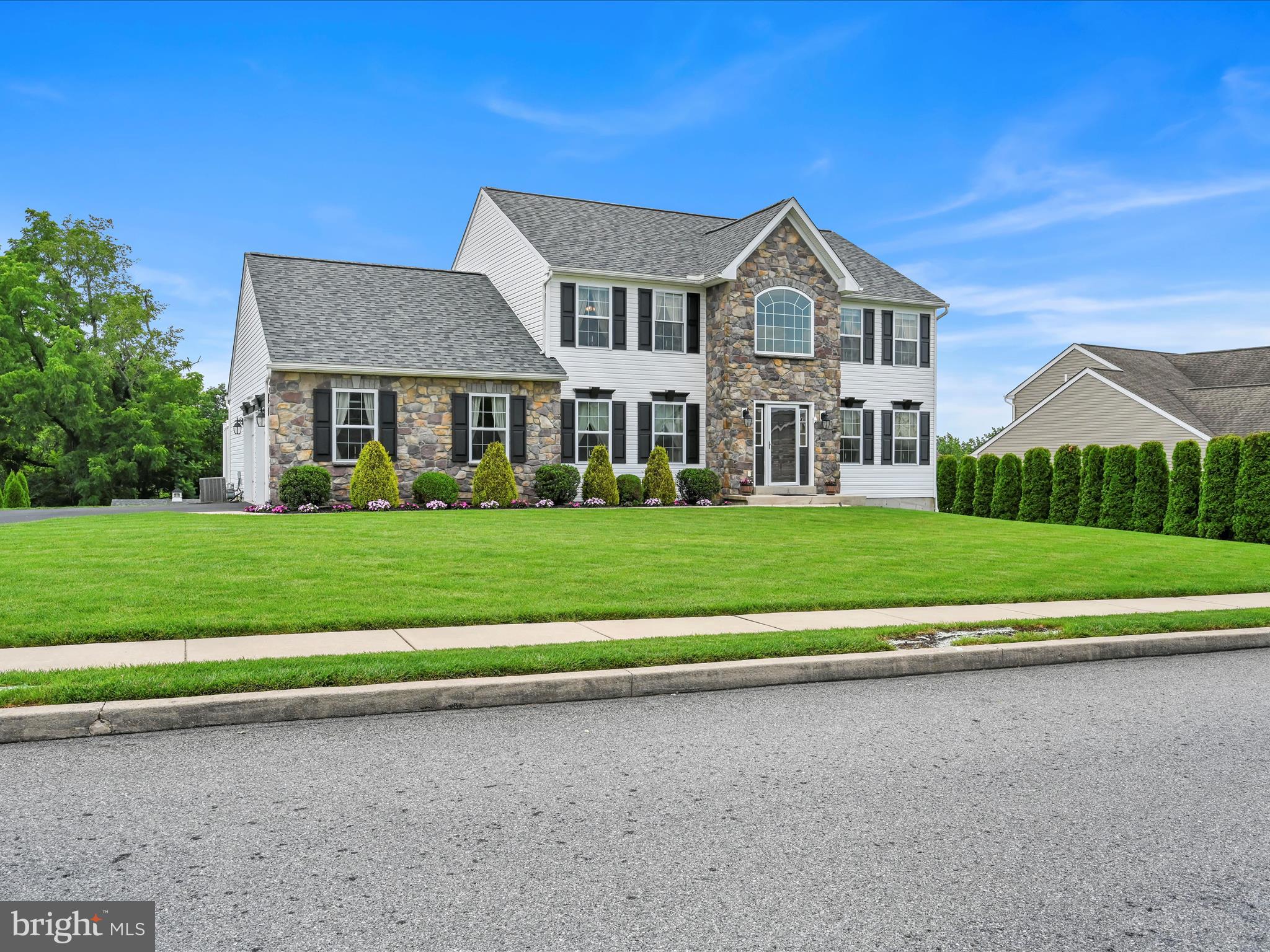 220 PLEASANT VIEW DRIVE