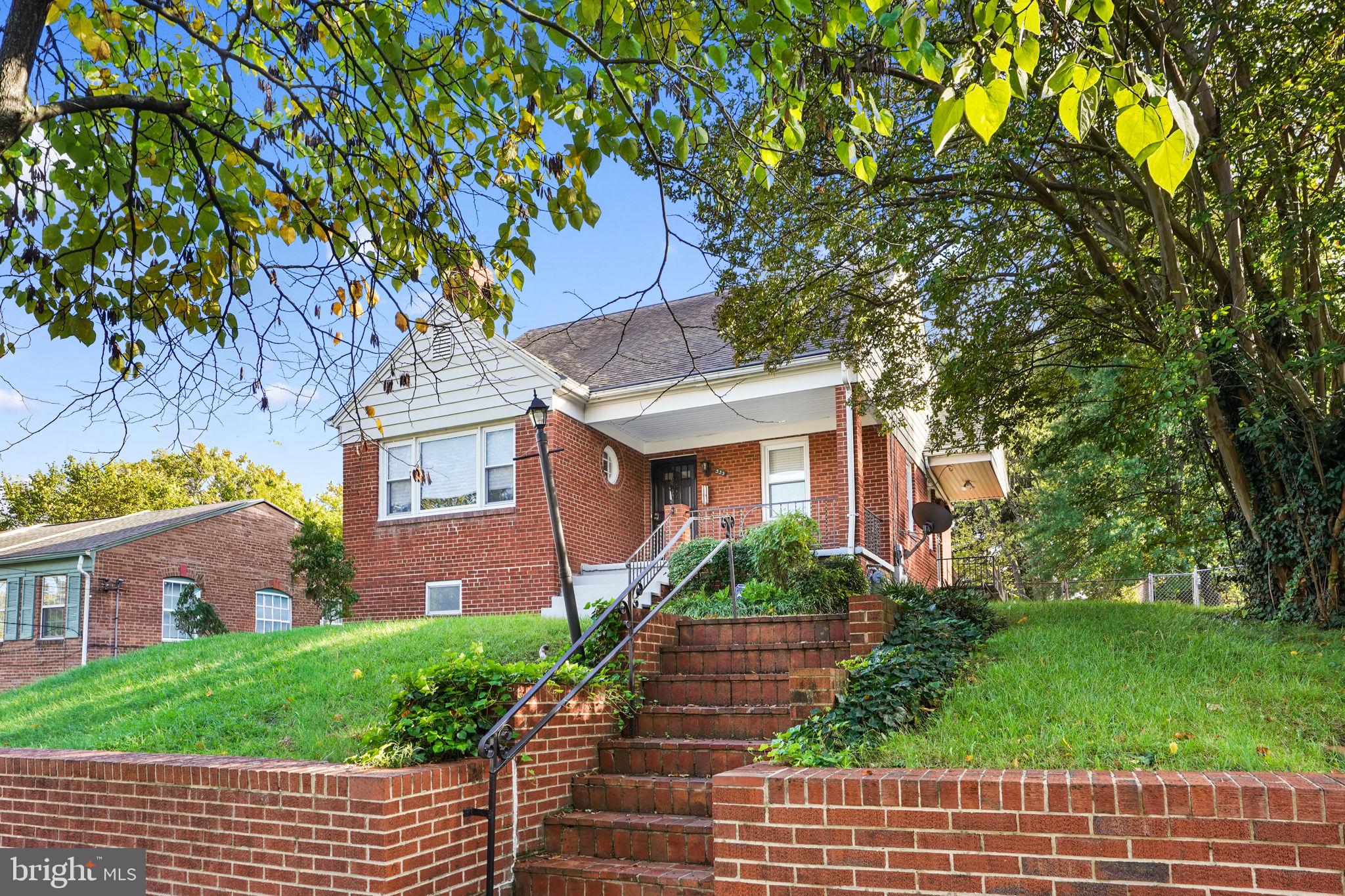 335 QUACKENBOS STREET NE