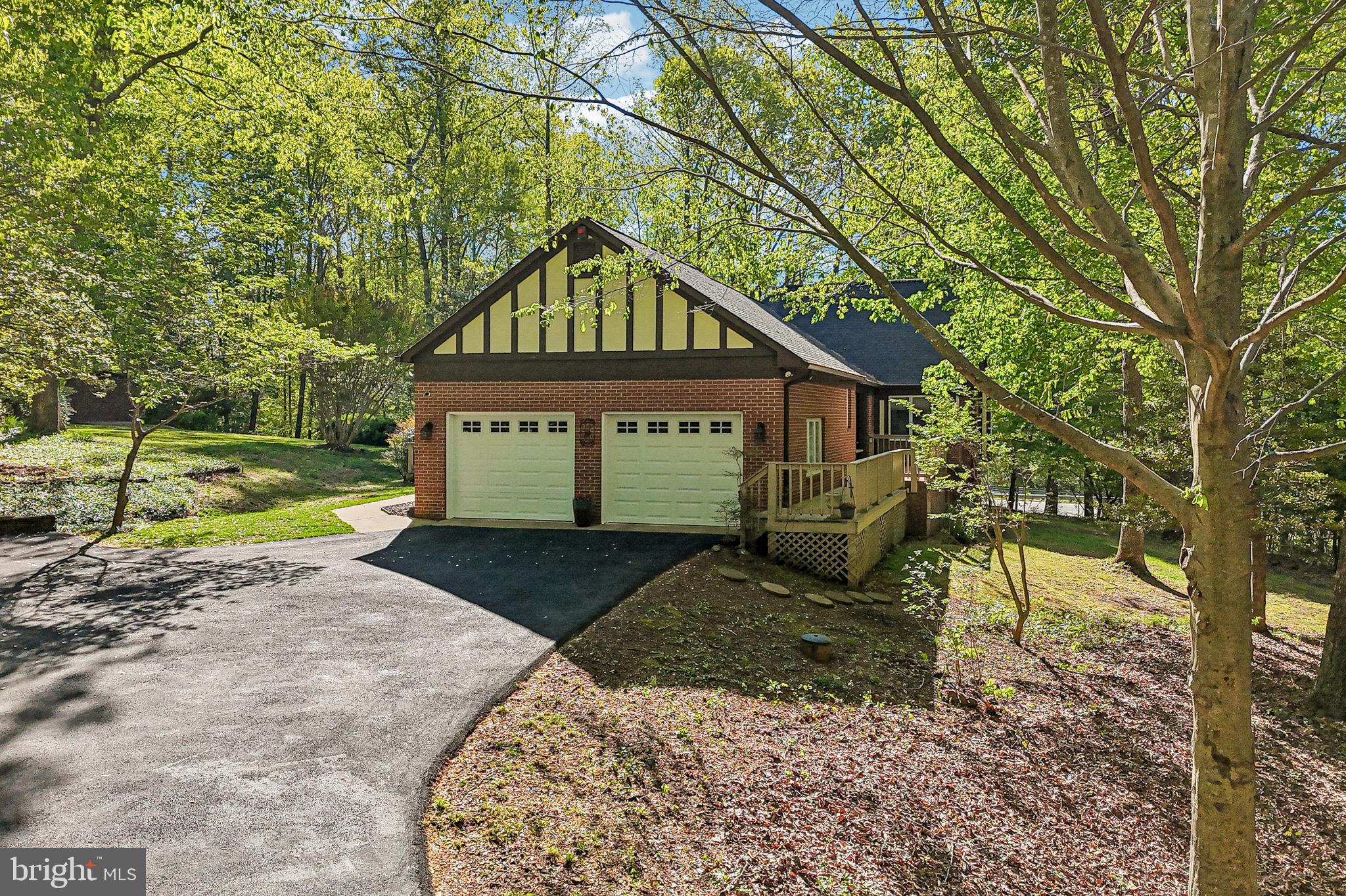 WOODLYNN MANOR - Residential