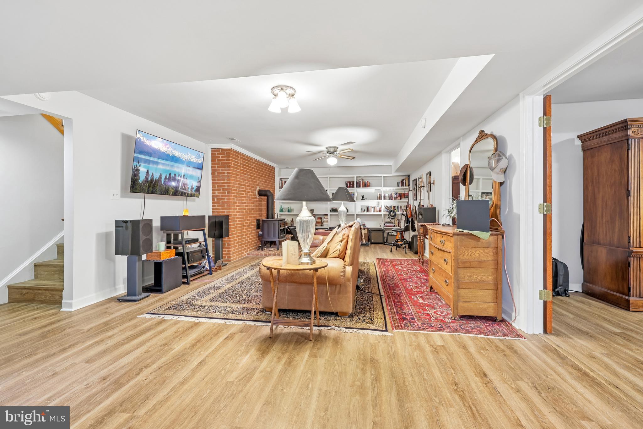 WOODLYNN MANOR - Residential