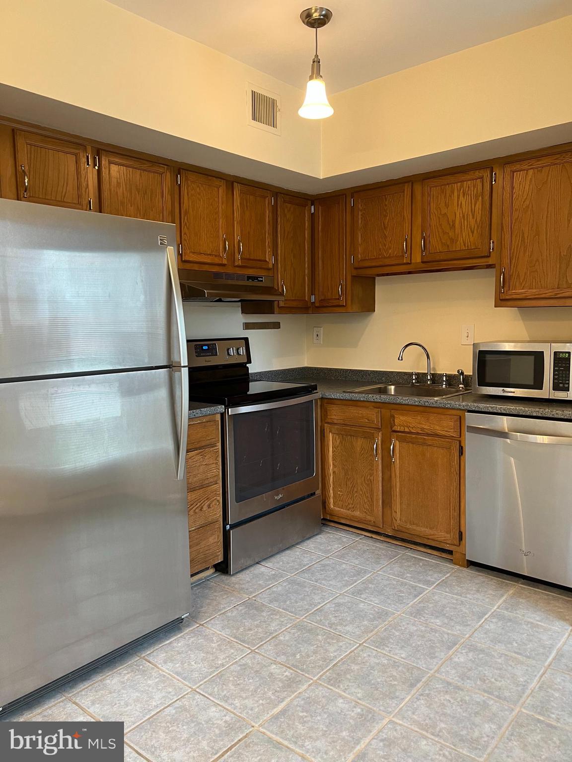 CANAL PLACE - Residential Lease