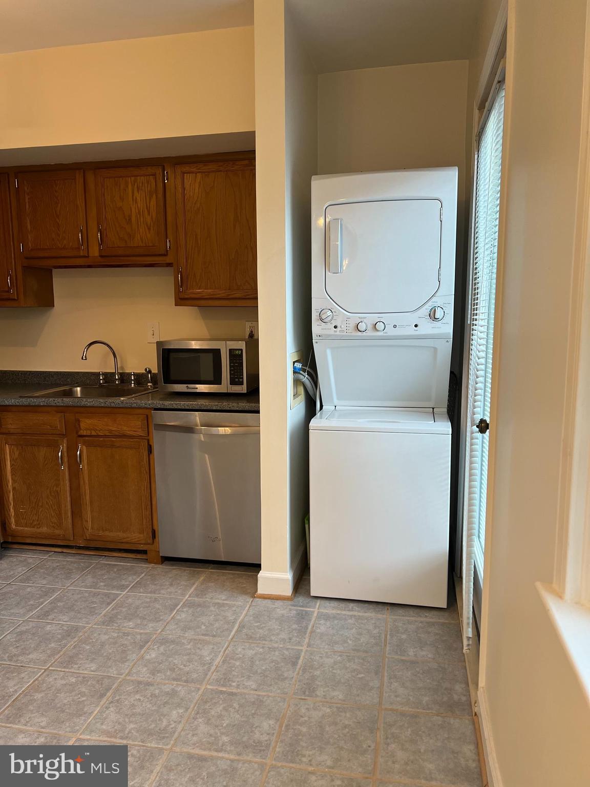 CANAL PLACE - Residential Lease