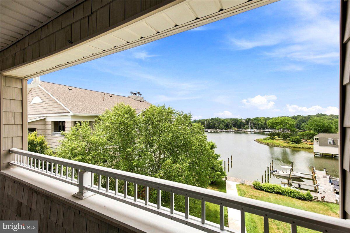 534 OYSTER BAY PLACE 401
