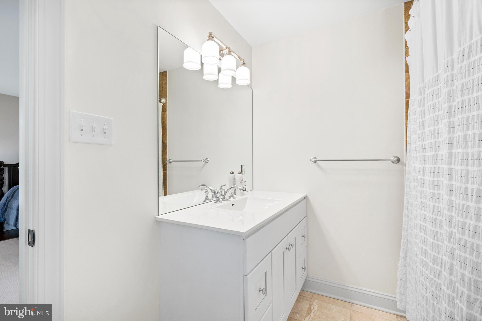 RADNOR HUNT - Residential