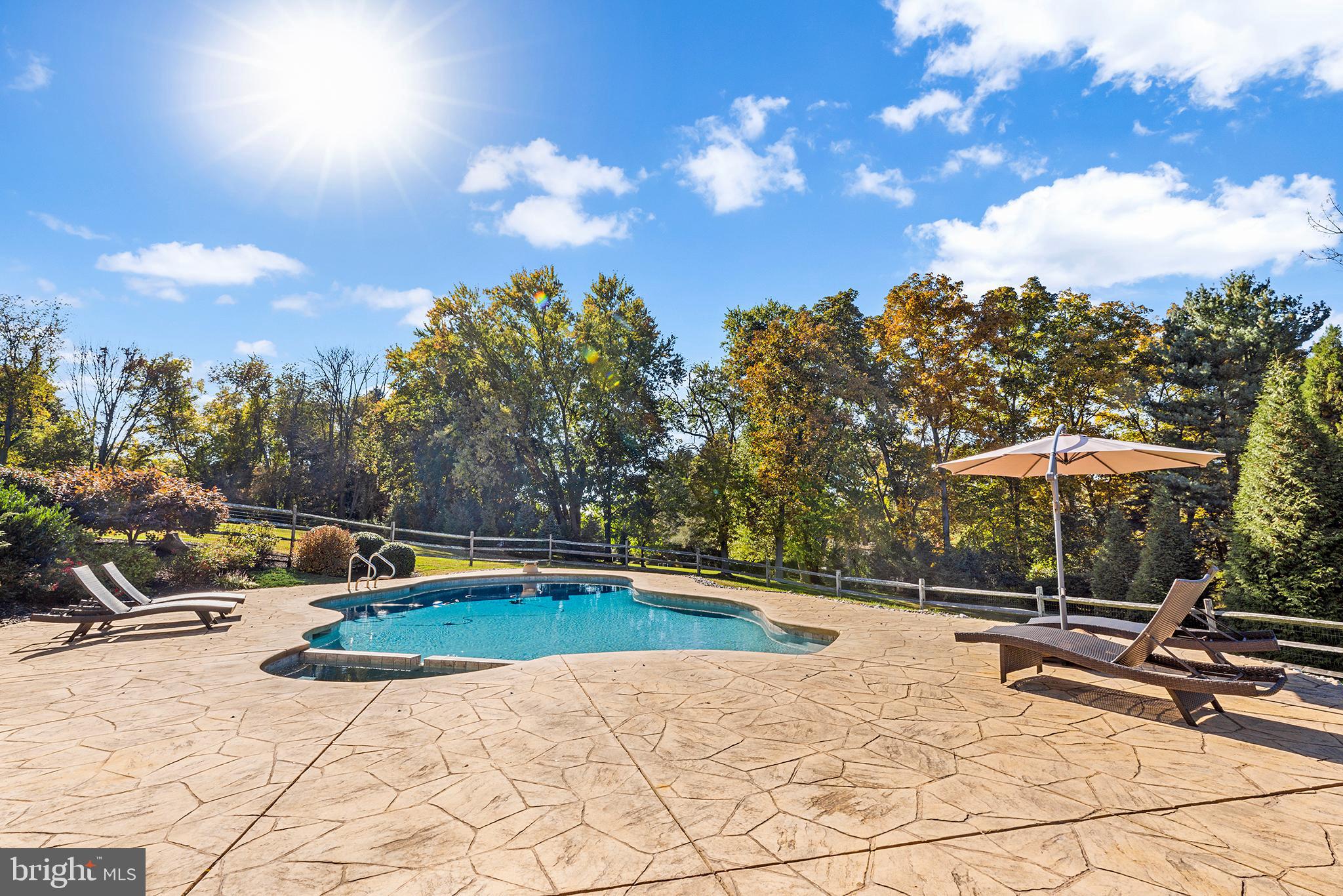 RADNOR HUNT - Residential