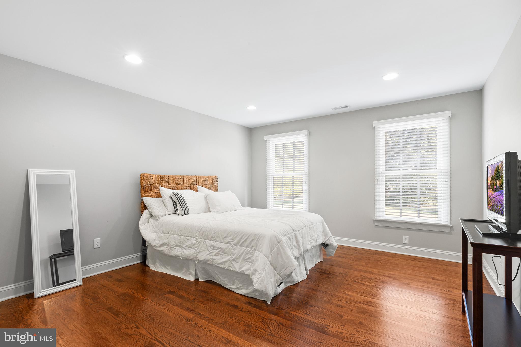 RADNOR HUNT - Residential