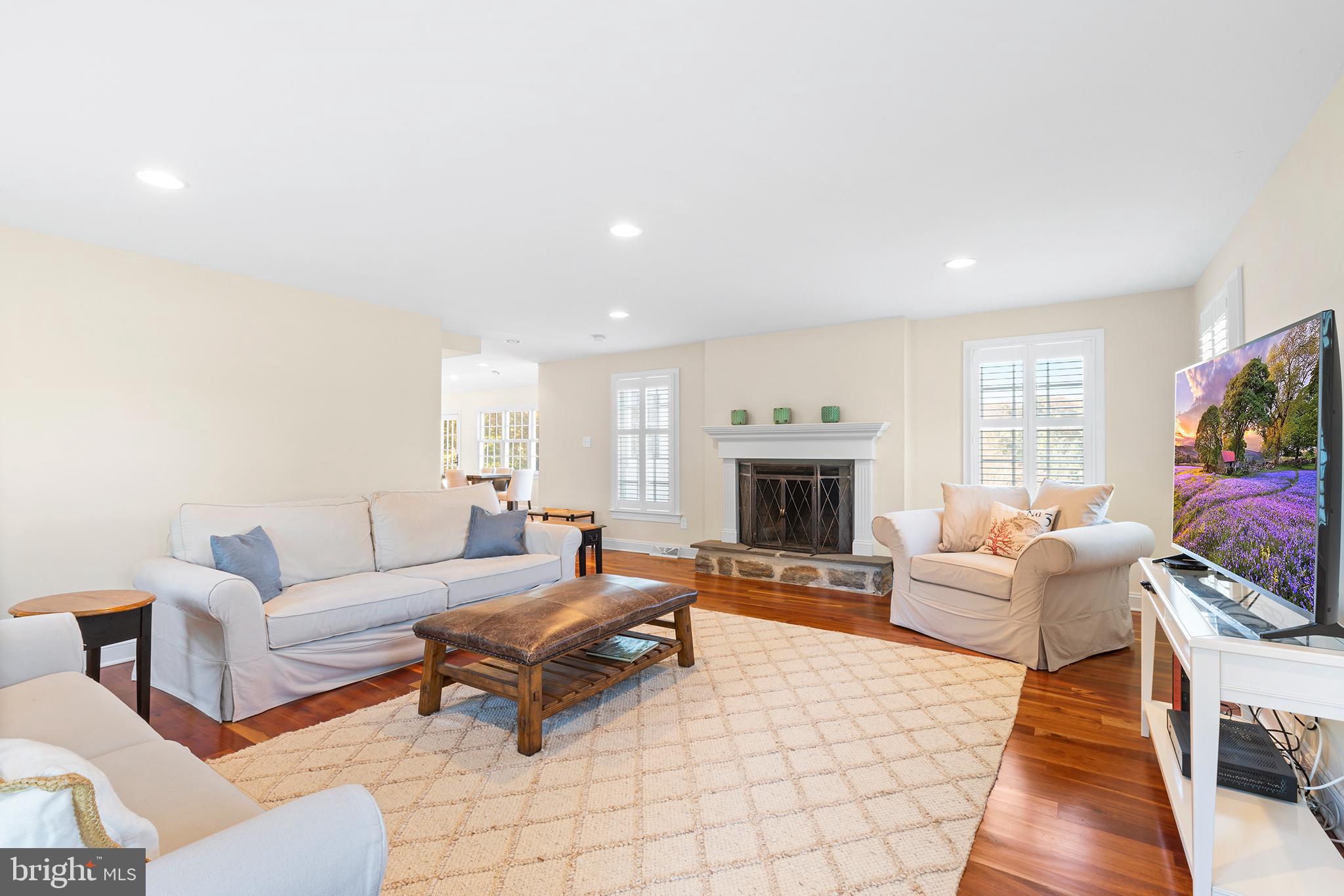RADNOR HUNT - Residential