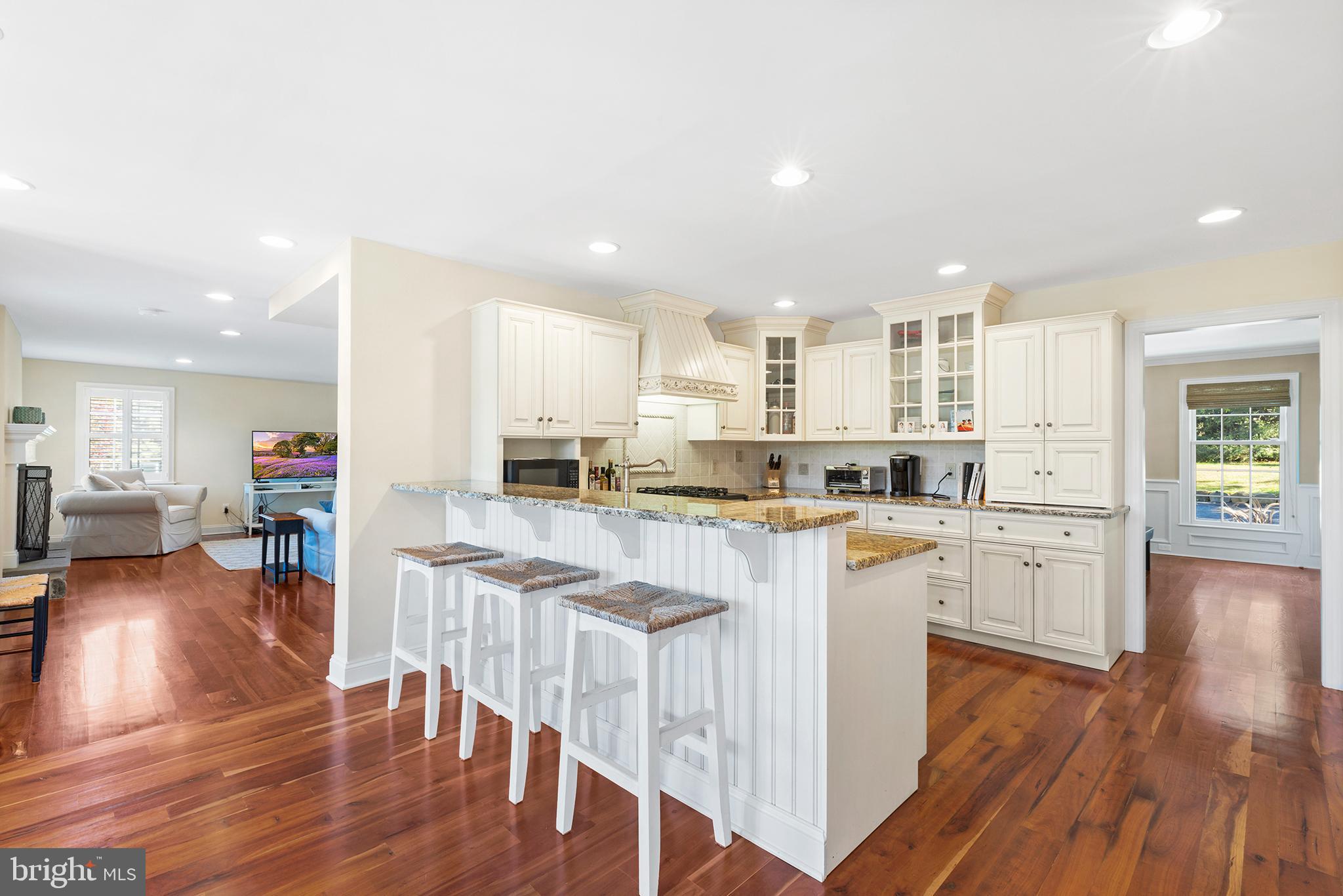RADNOR HUNT - Residential