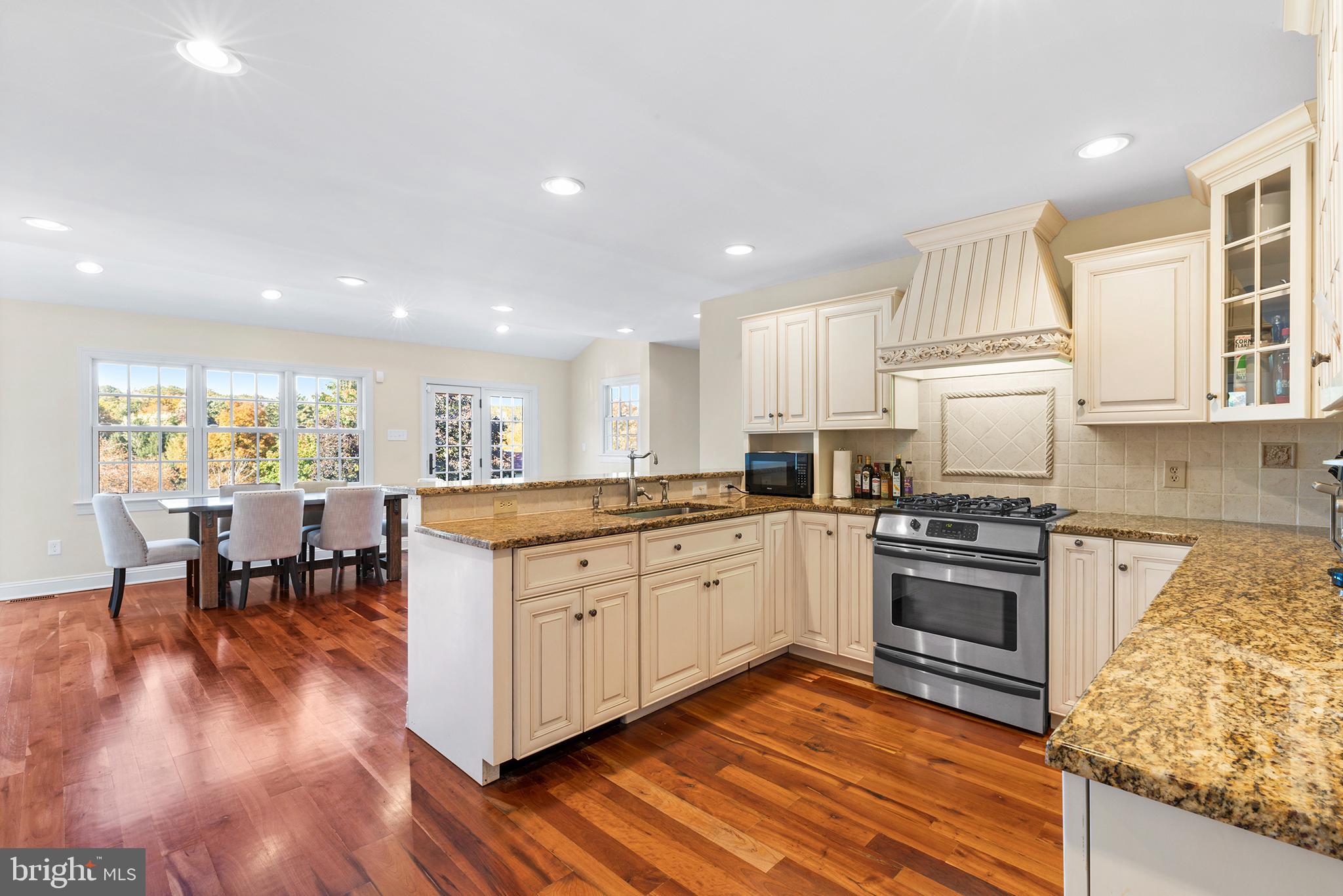 RADNOR HUNT - Residential
