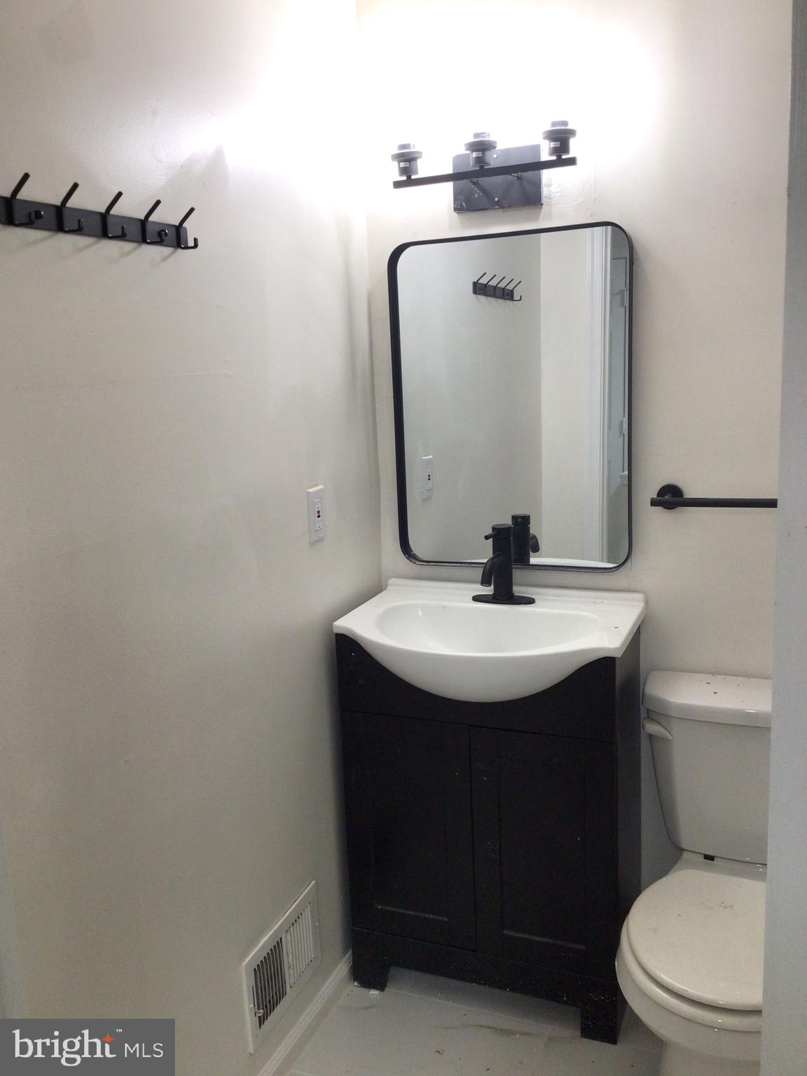 FRANKLIN SQUARE HISTORIC DISTRICT - Residential Lease