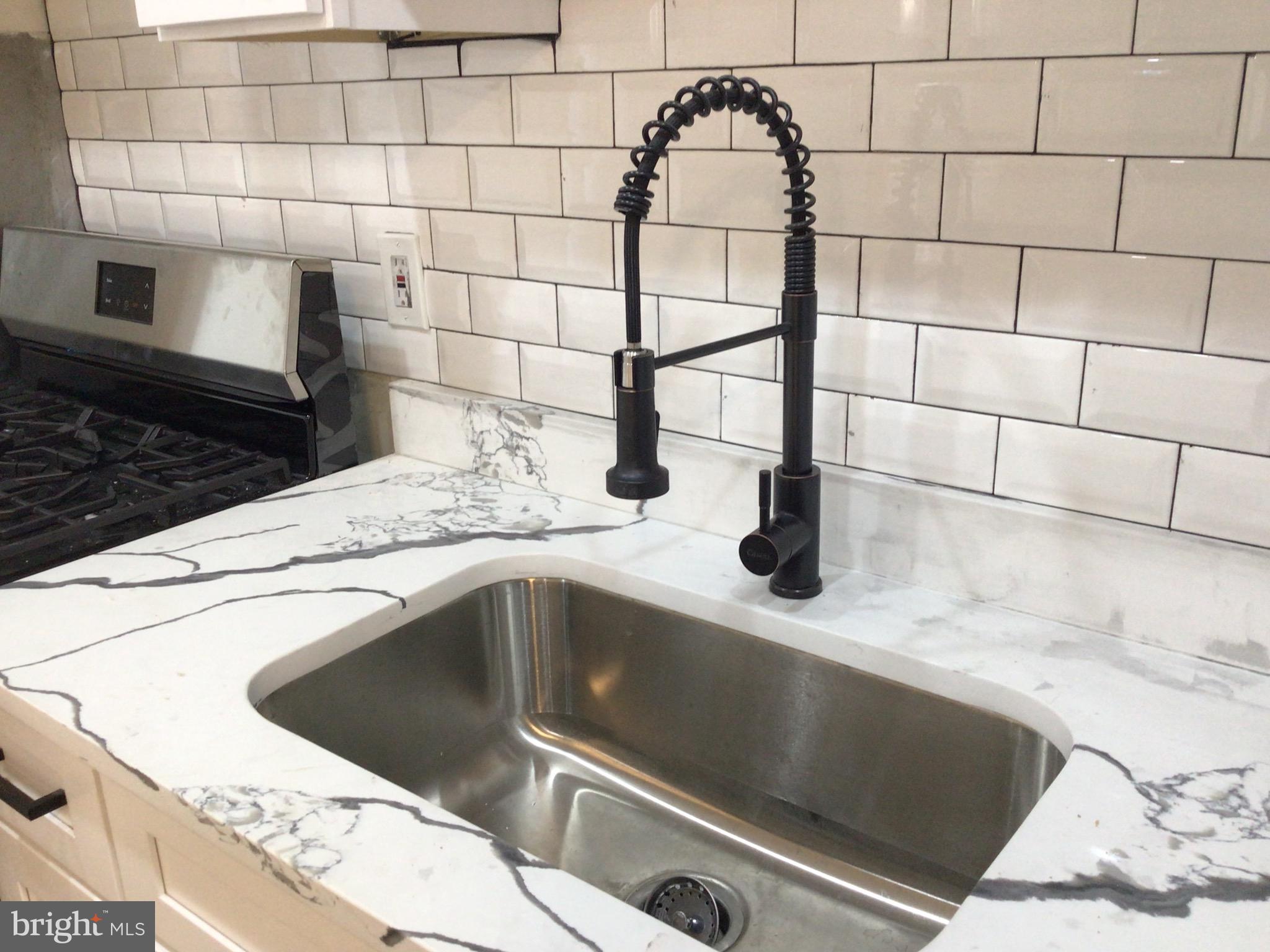 FRANKLIN SQUARE HISTORIC DISTRICT - Residential Lease