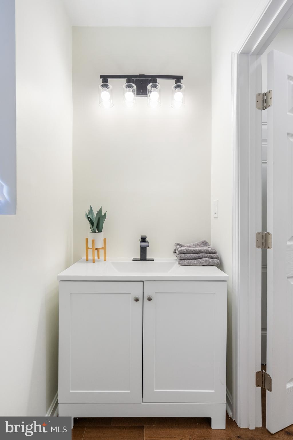 MONDAWMIN - Residential