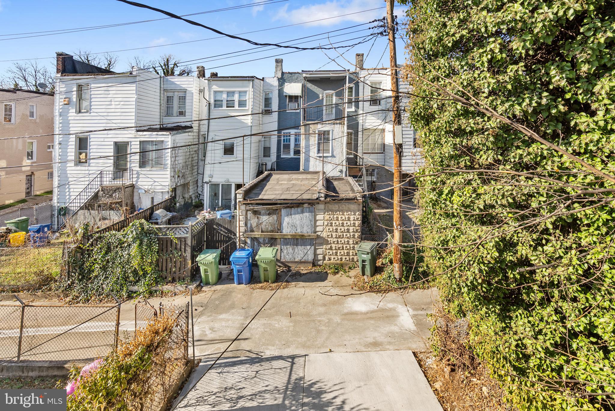 MONDAWMIN - Residential