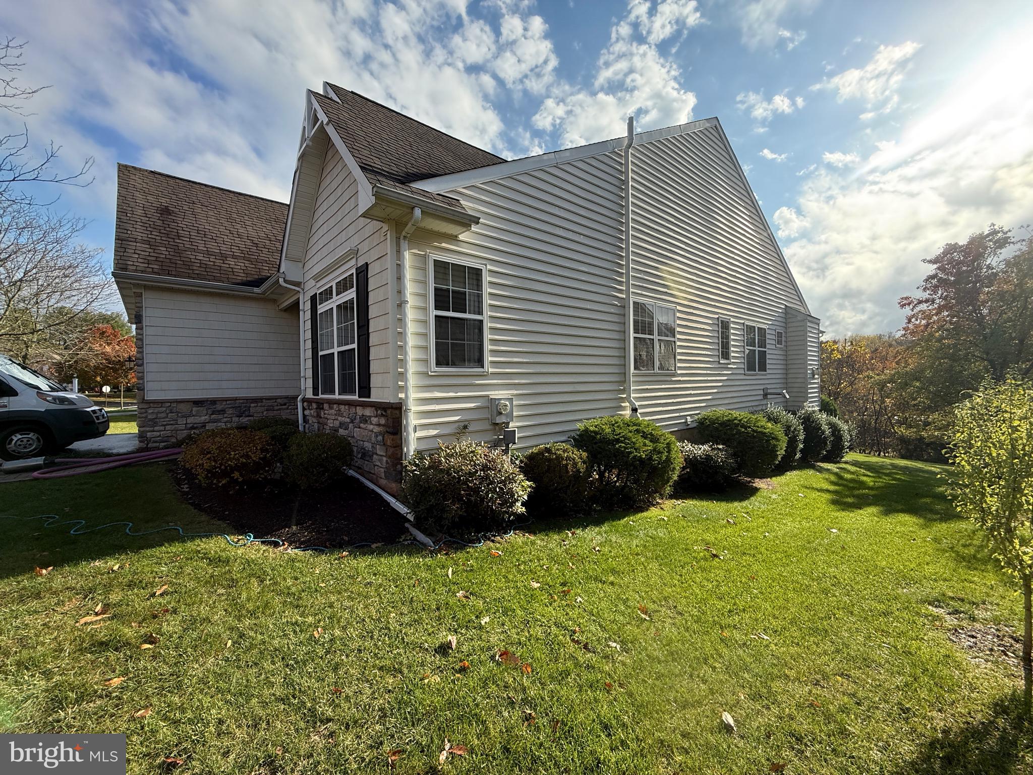 747 CRESTVIEW BOULEVARD