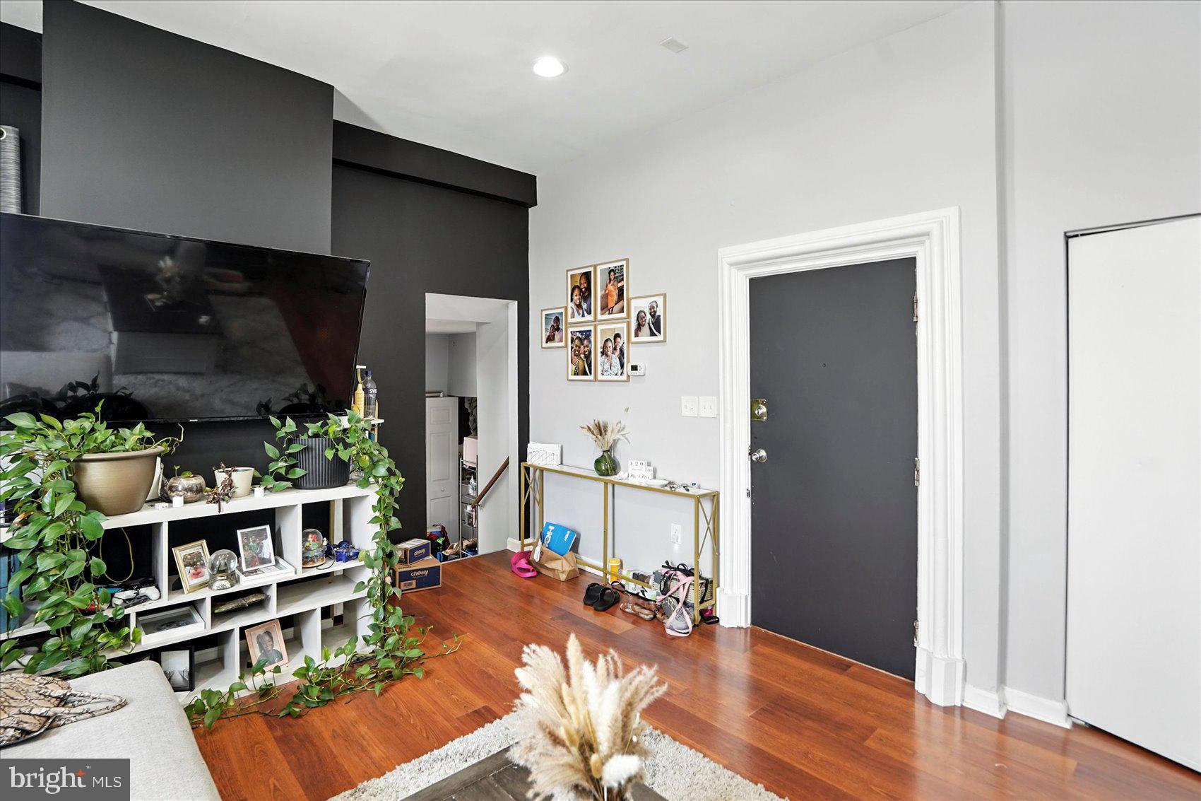 RESERVOIR HILL - Commercial Sale
