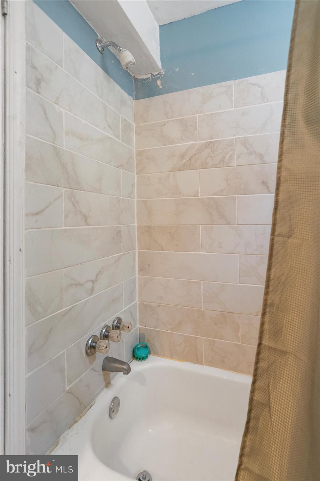 RESERVOIR HILL - Commercial Sale