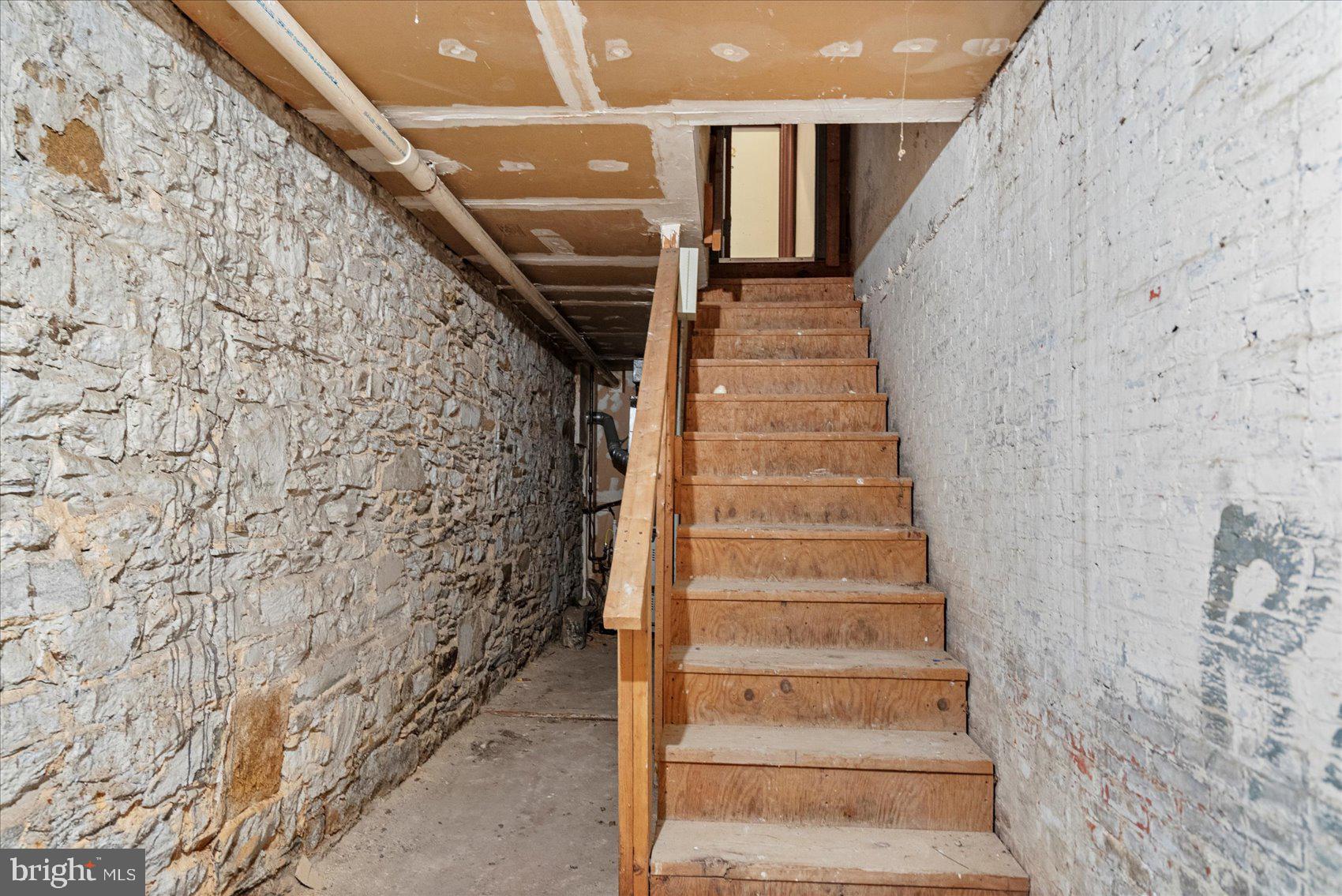 RESERVOIR HILL - Commercial Sale