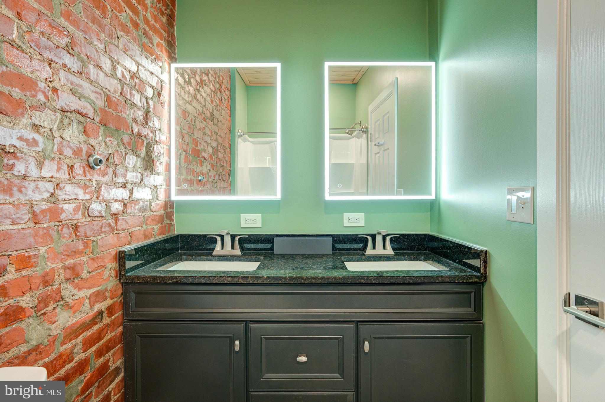 KENSINGTON - Residential