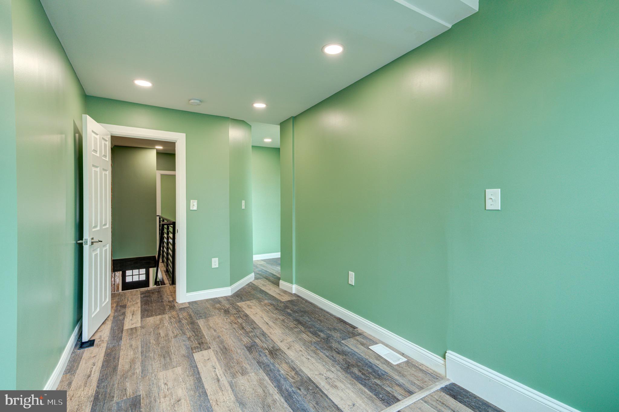 KENSINGTON - Residential