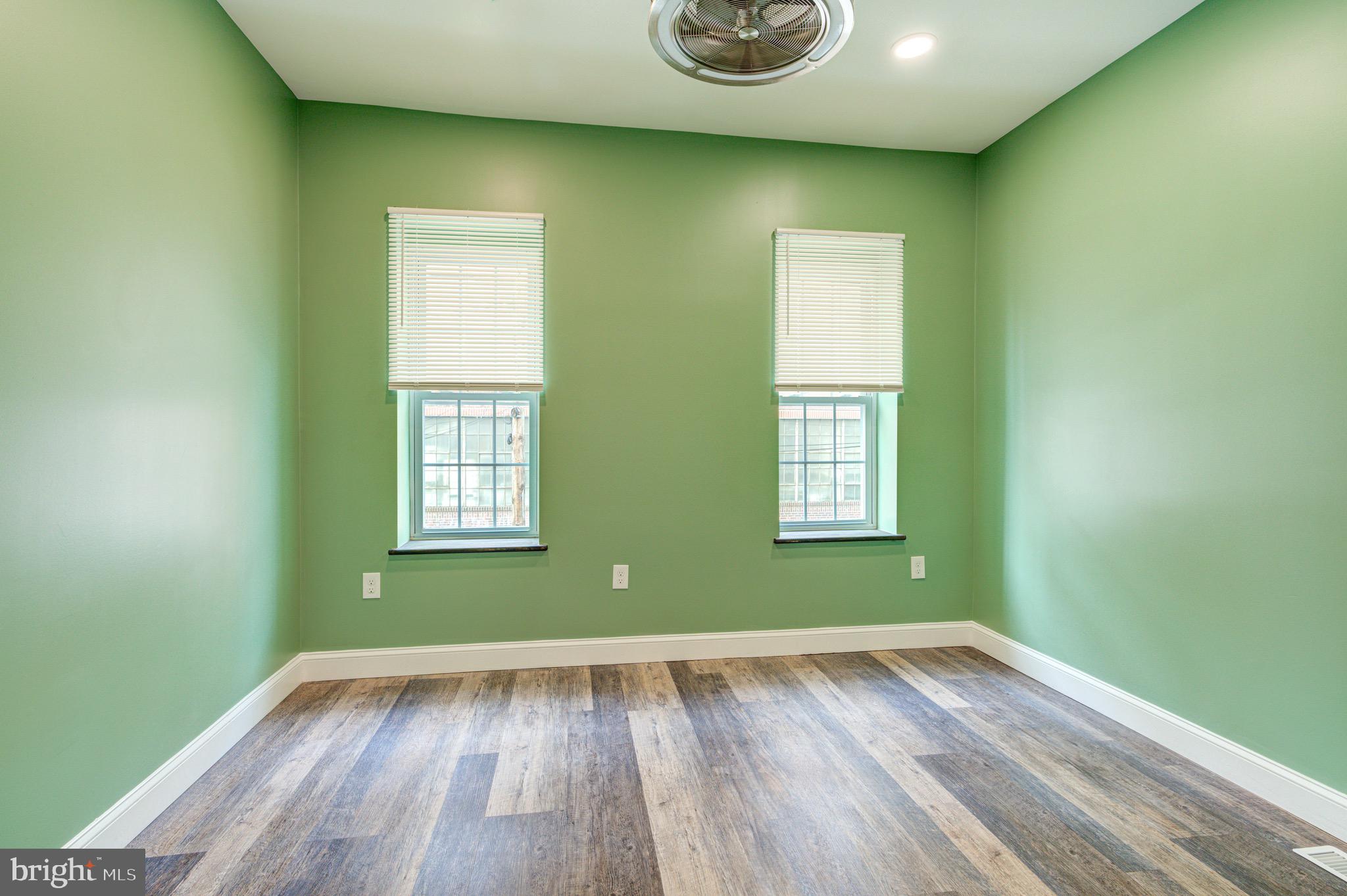 KENSINGTON - Residential