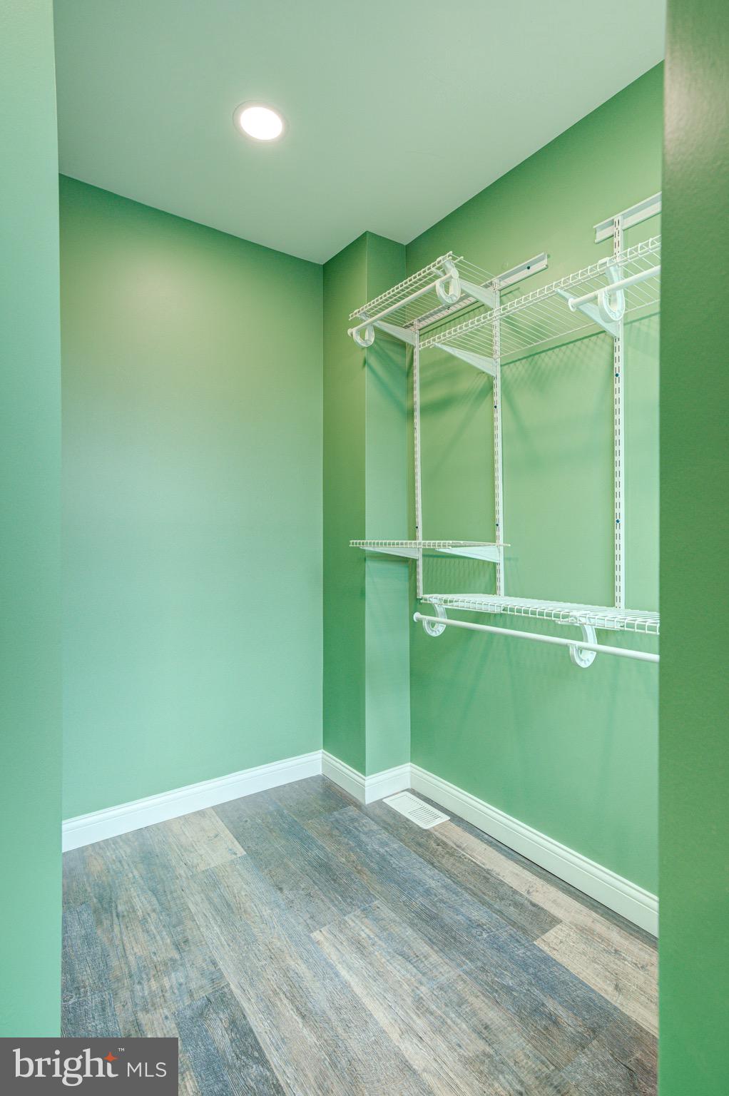 KENSINGTON - Residential