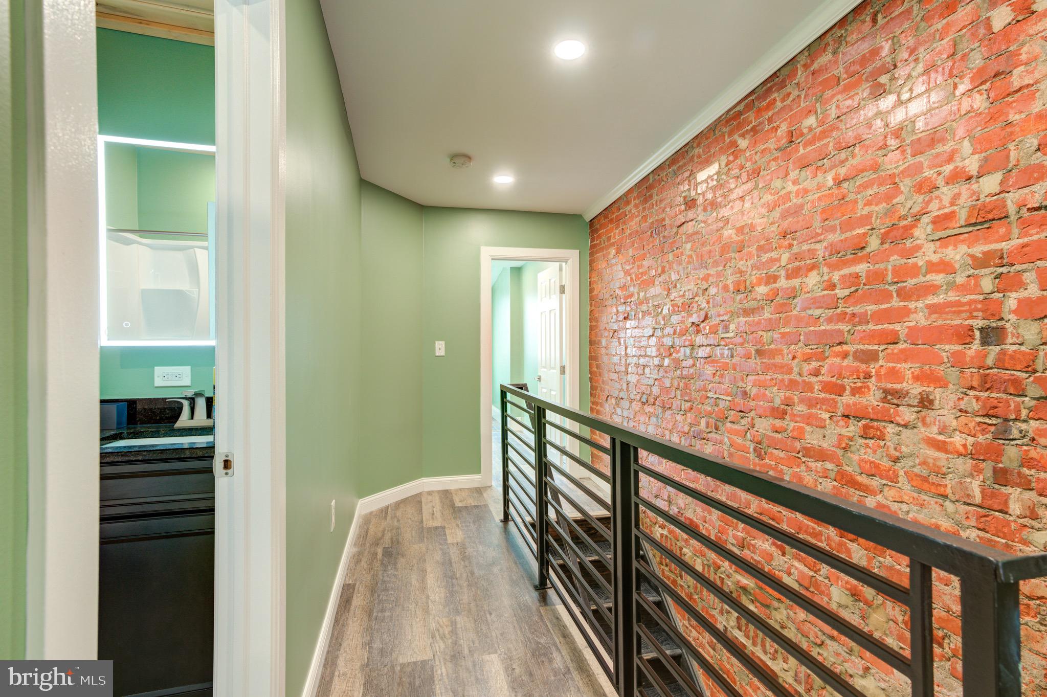 KENSINGTON - Residential