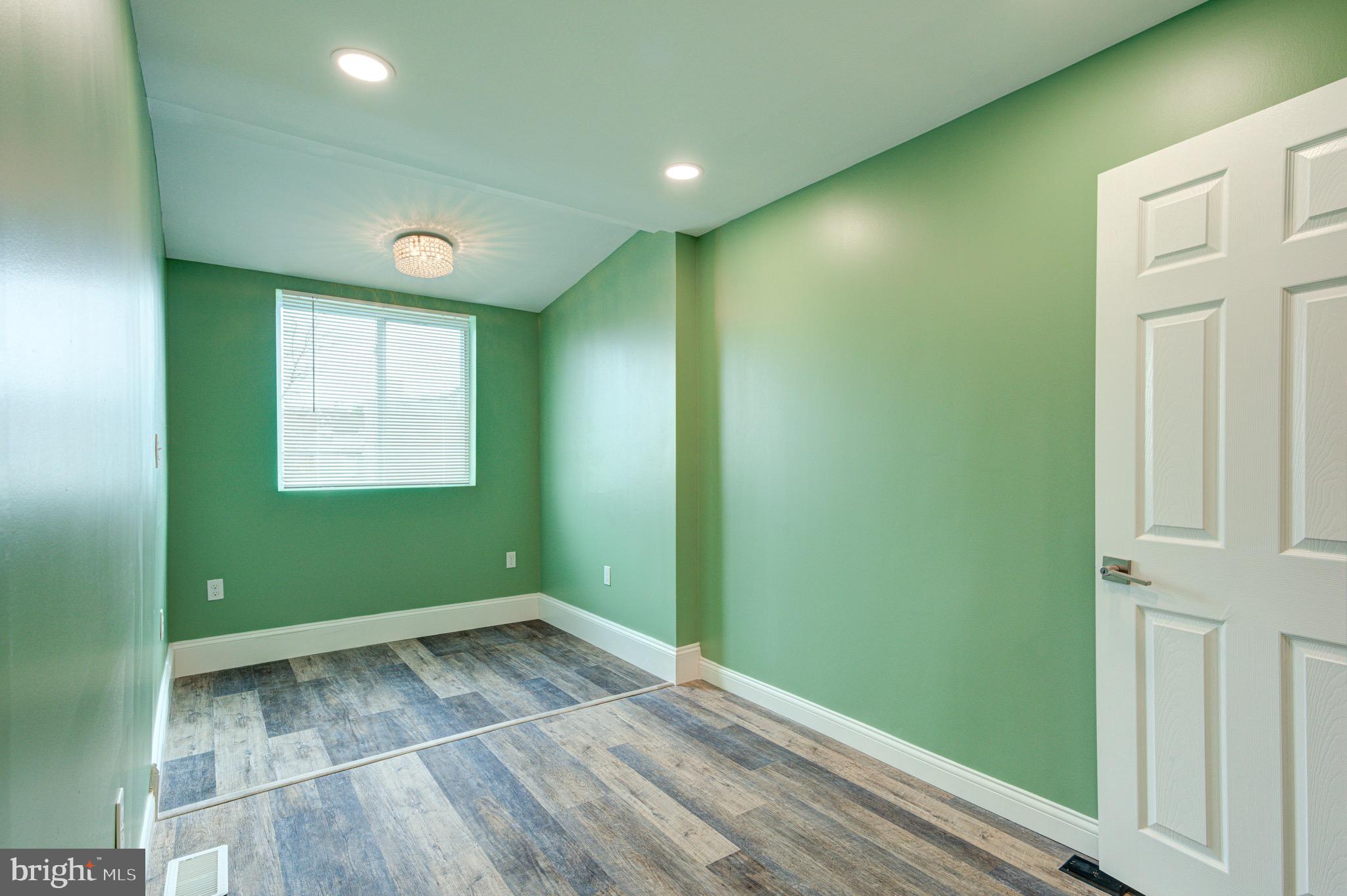 KENSINGTON - Residential