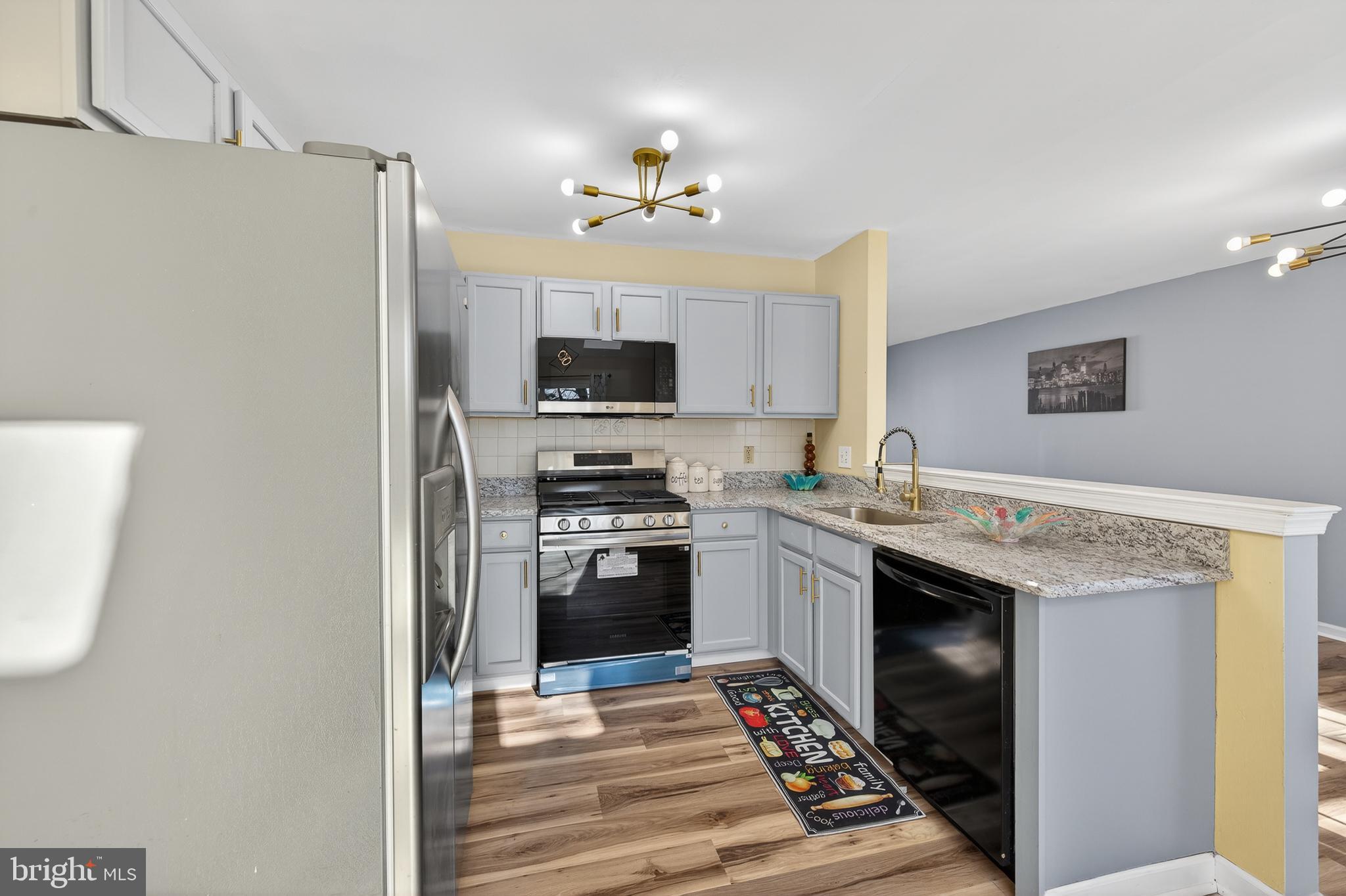 BELLWETHER MANOR - Residential