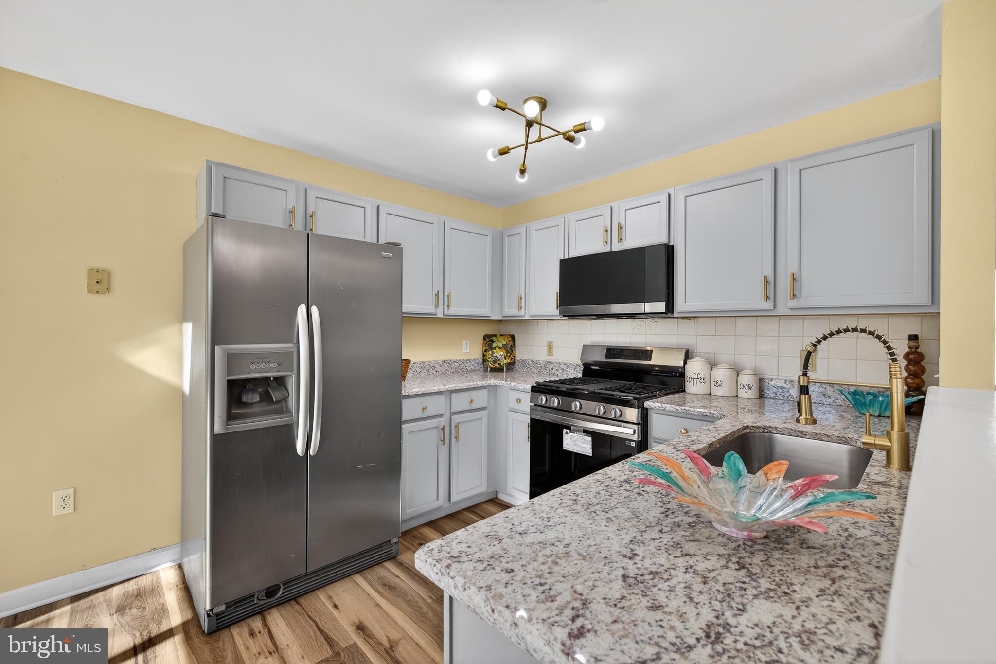 BELLWETHER MANOR - Residential