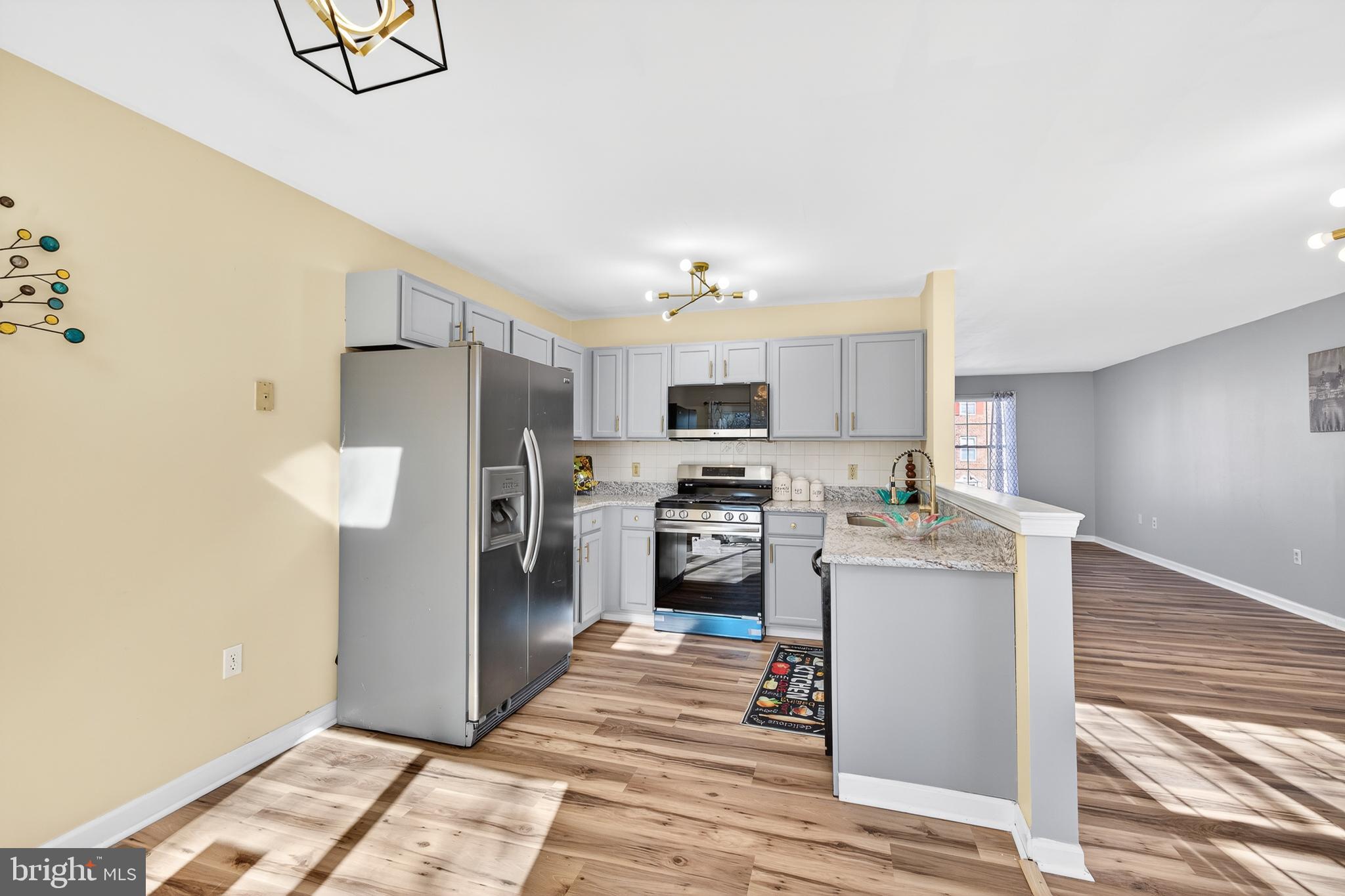 BELLWETHER MANOR - Residential