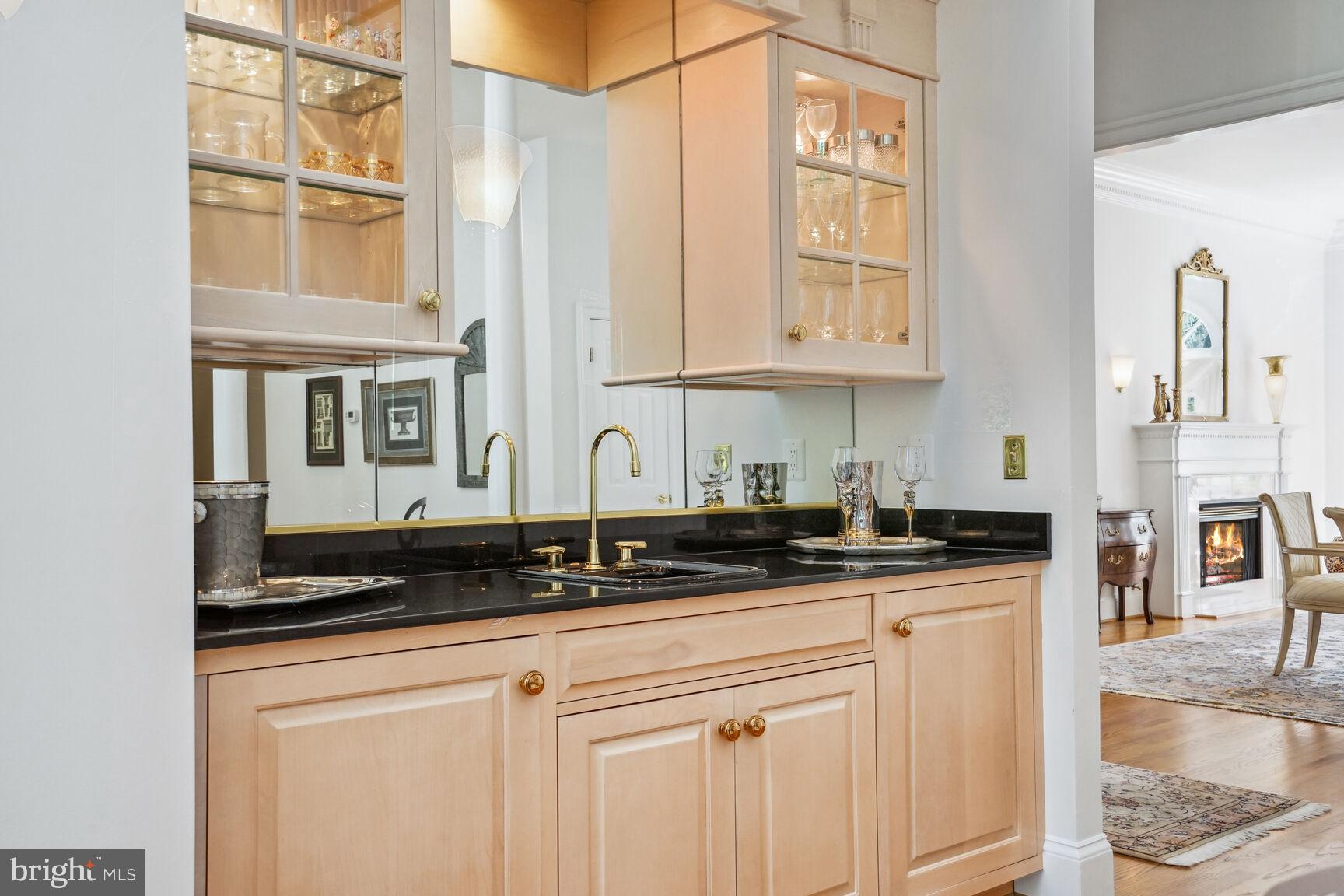 CHEQUERS - Residential