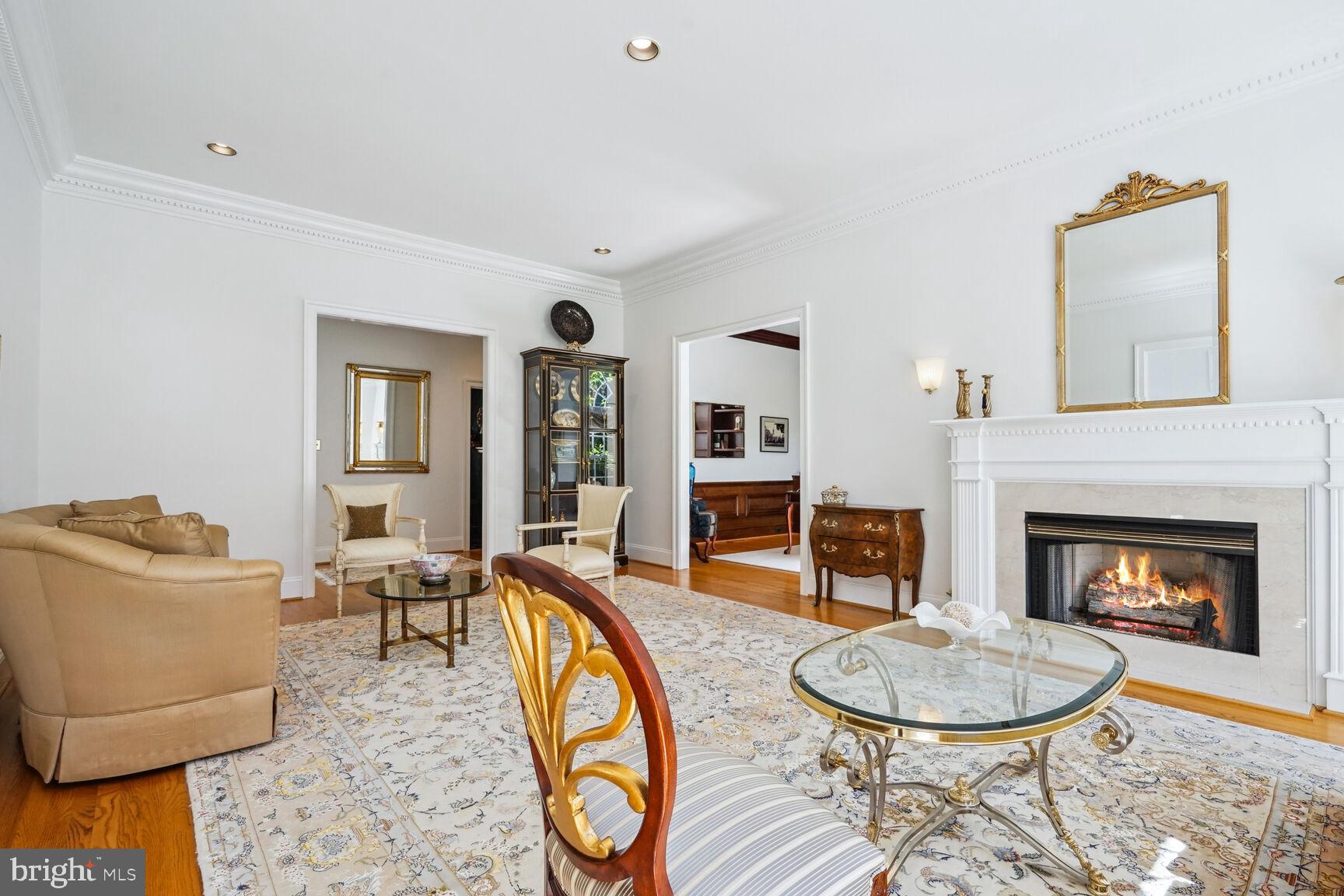 CHEQUERS - Residential