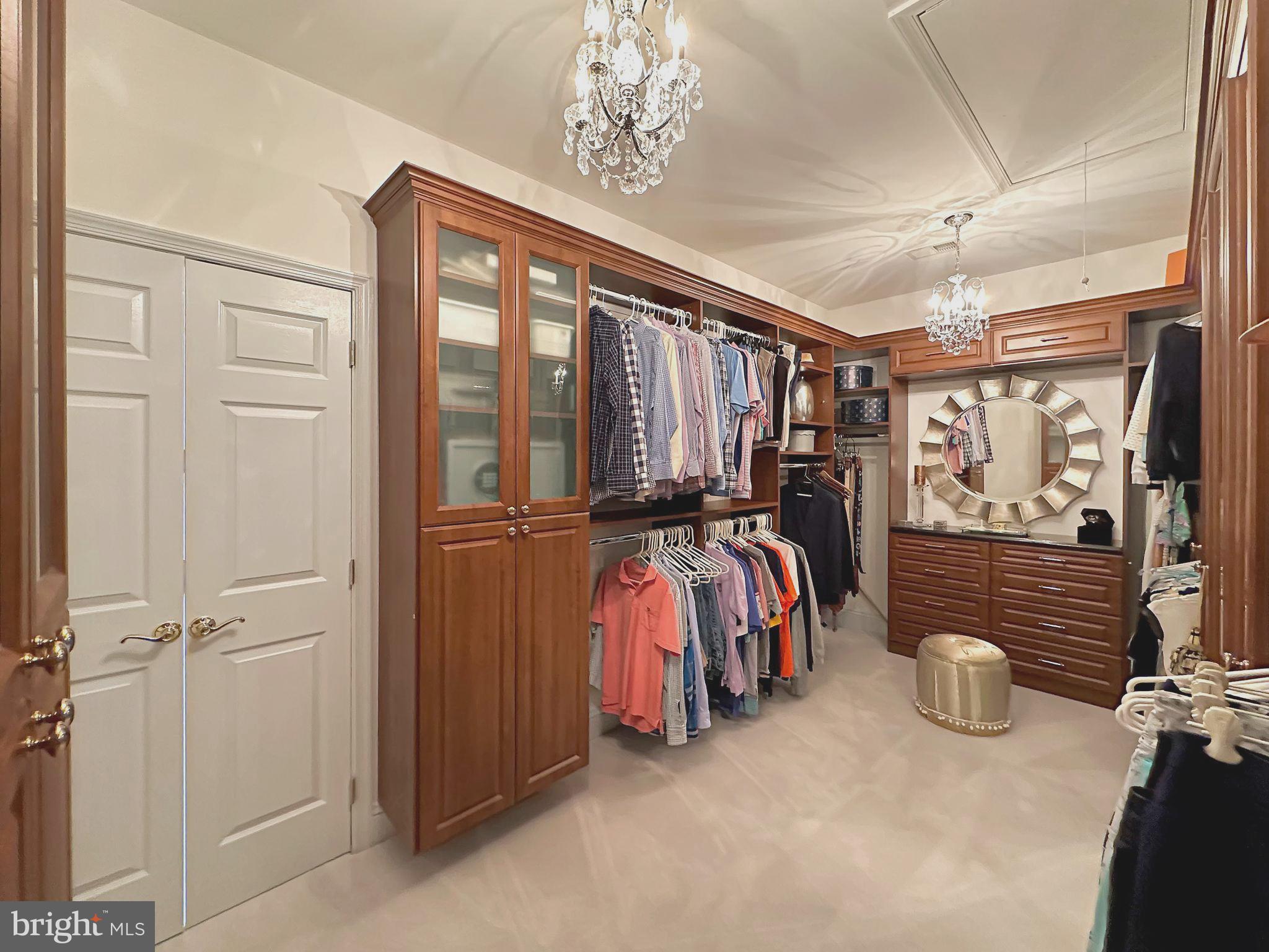 CHEQUERS - Residential