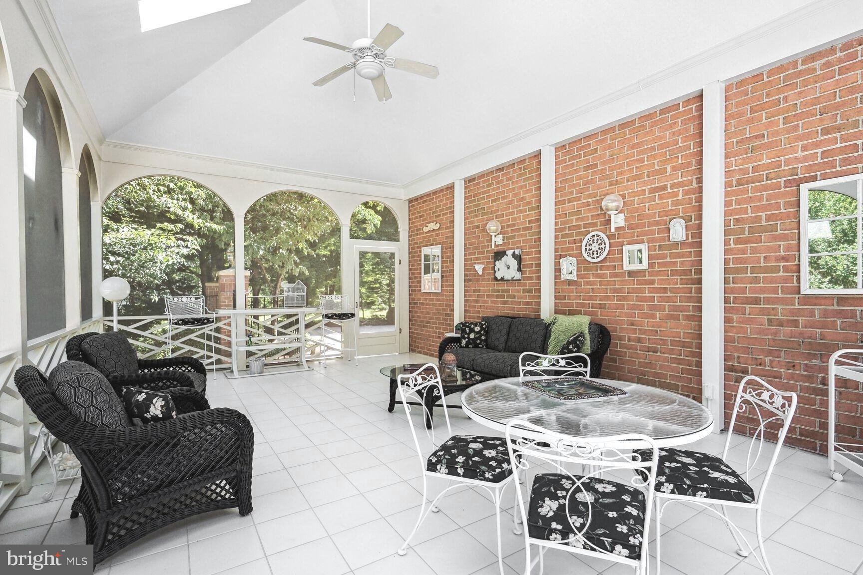 CHEQUERS - Residential