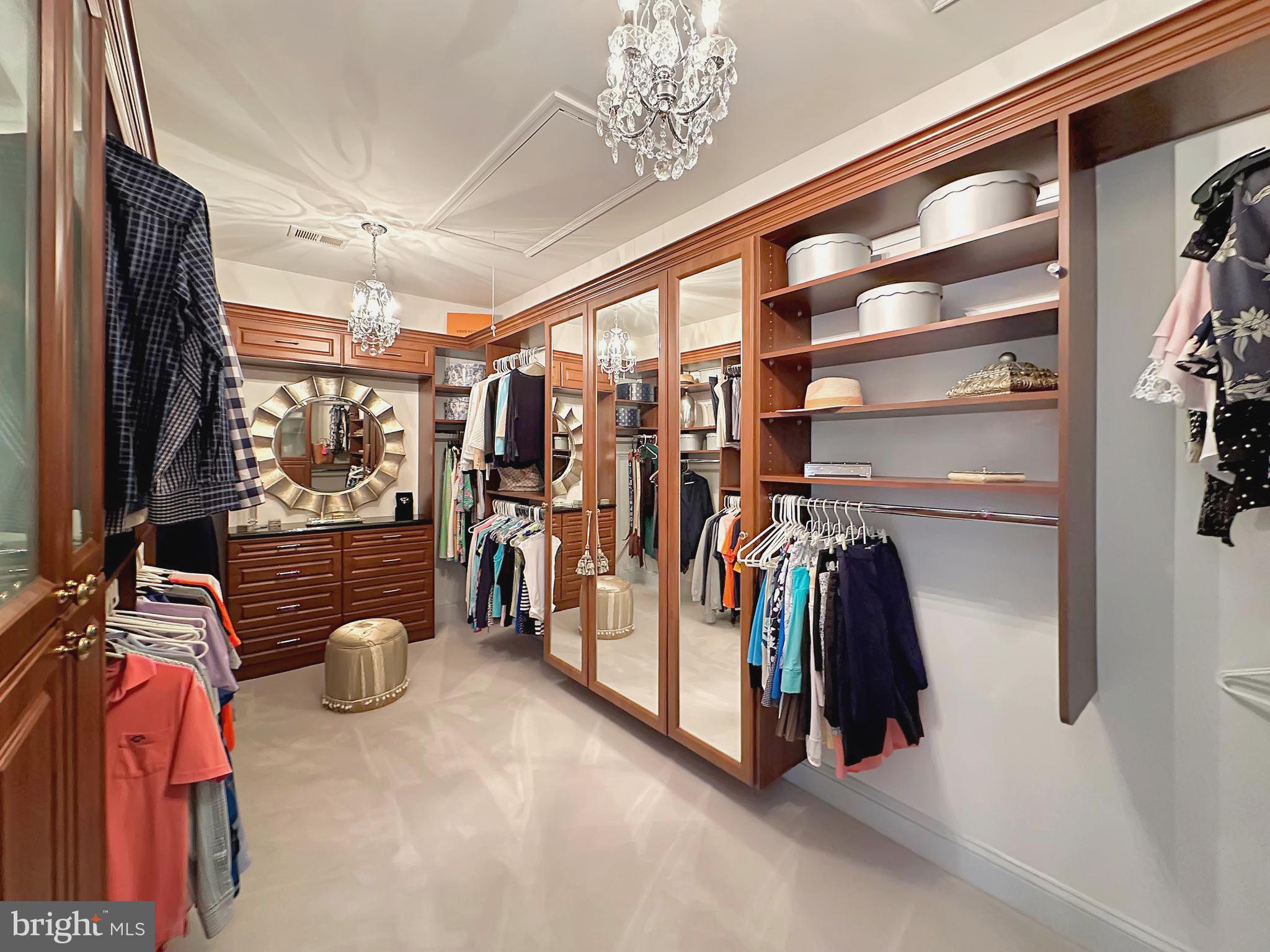 CHEQUERS - Residential