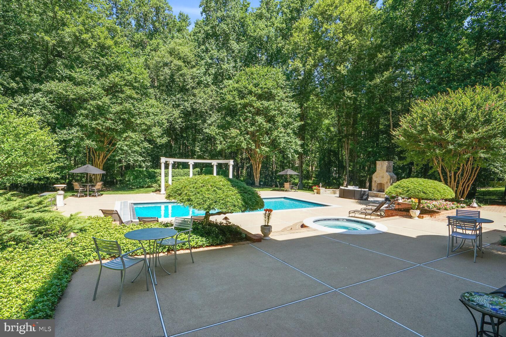 CHEQUERS - Residential