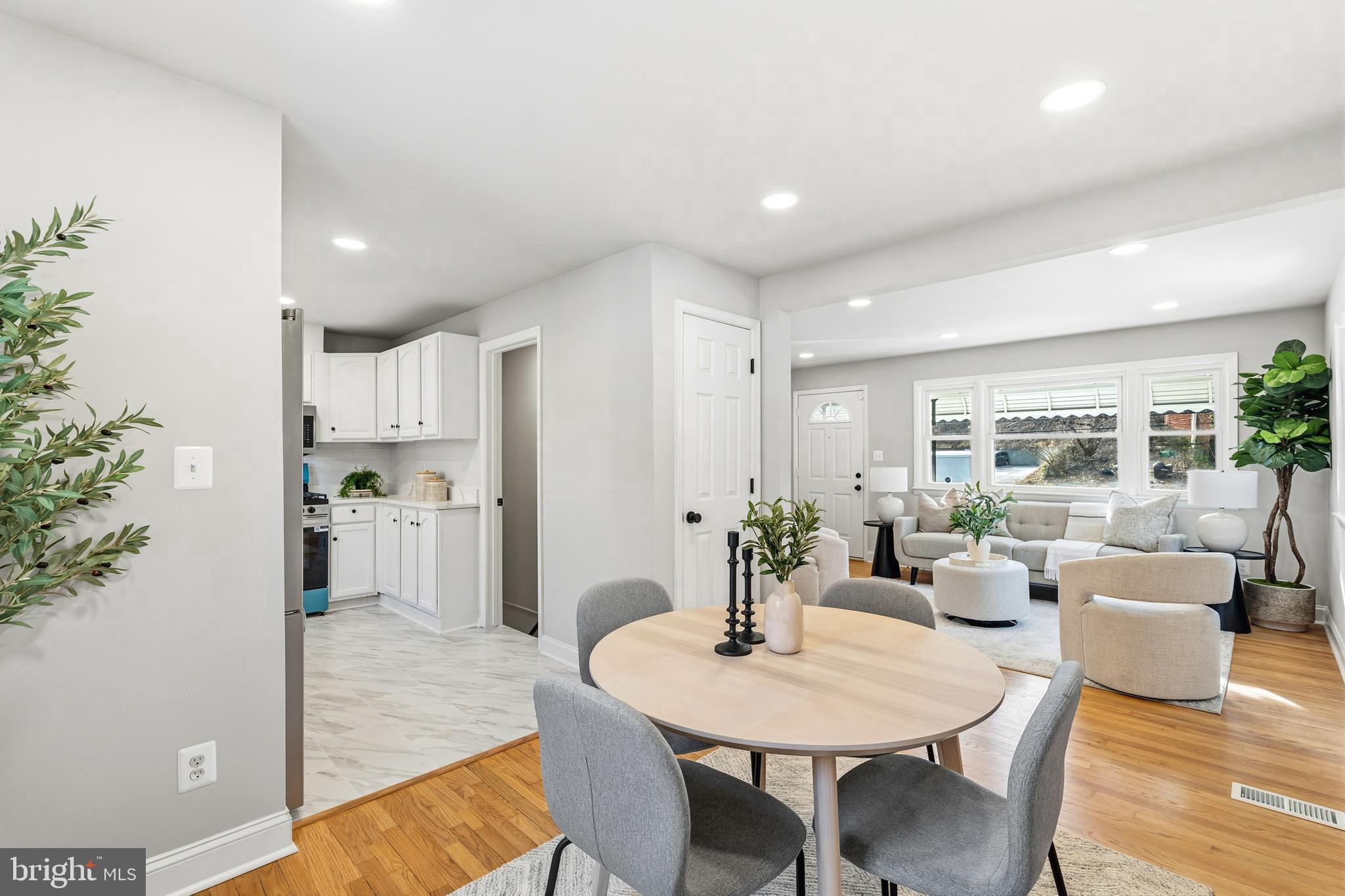 DUPONT VILLAGE - Residential