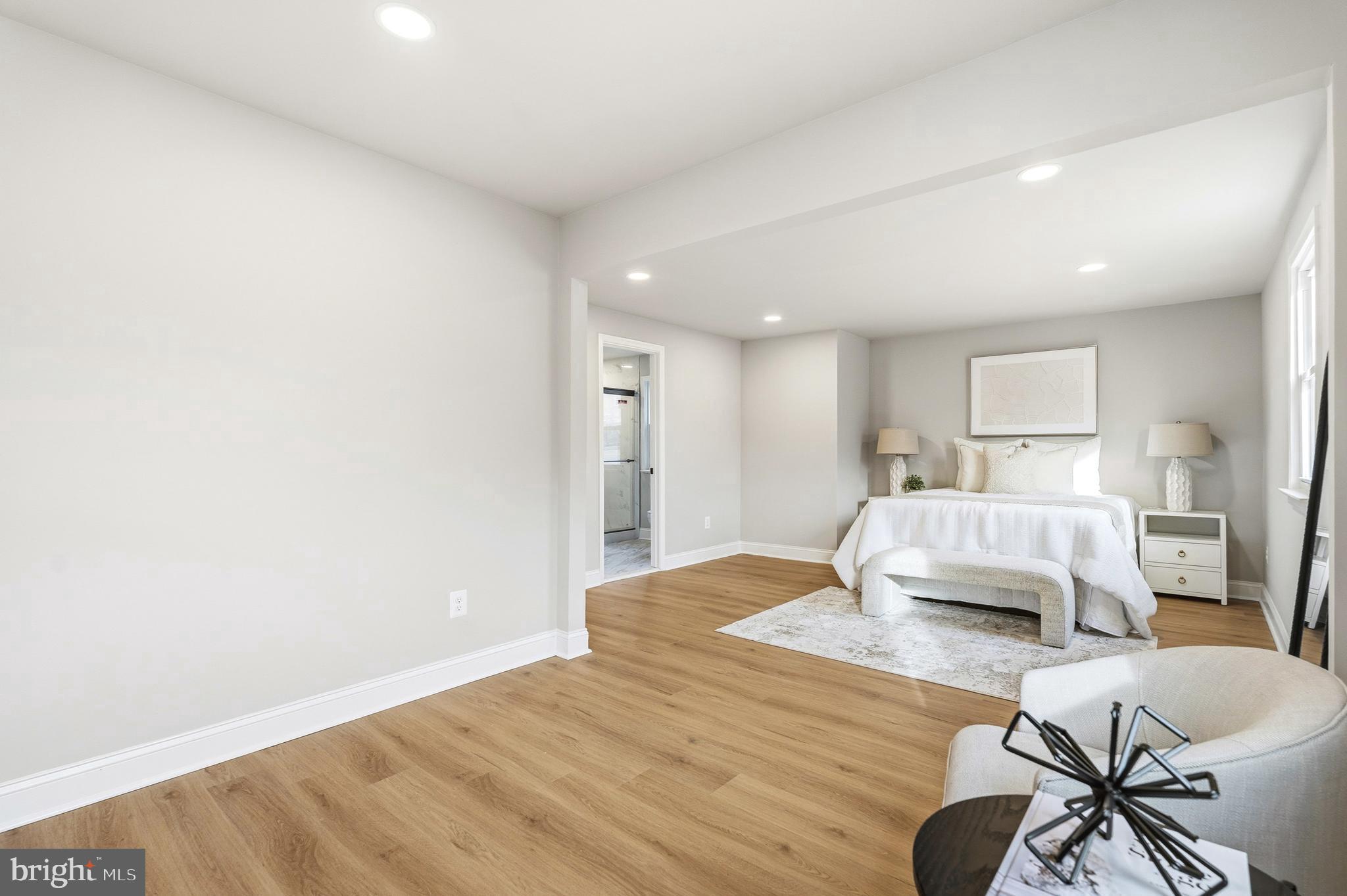 DUPONT VILLAGE - Residential