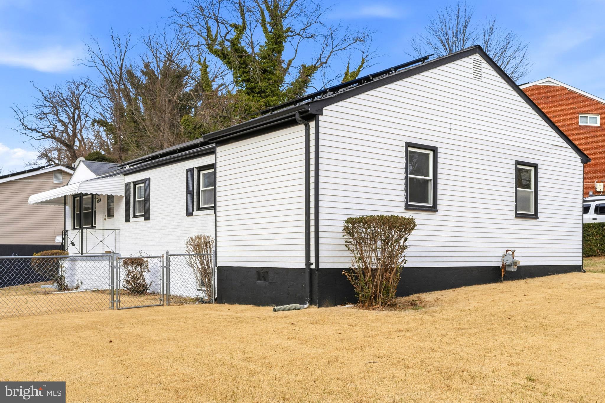 DUPONT VILLAGE - Residential