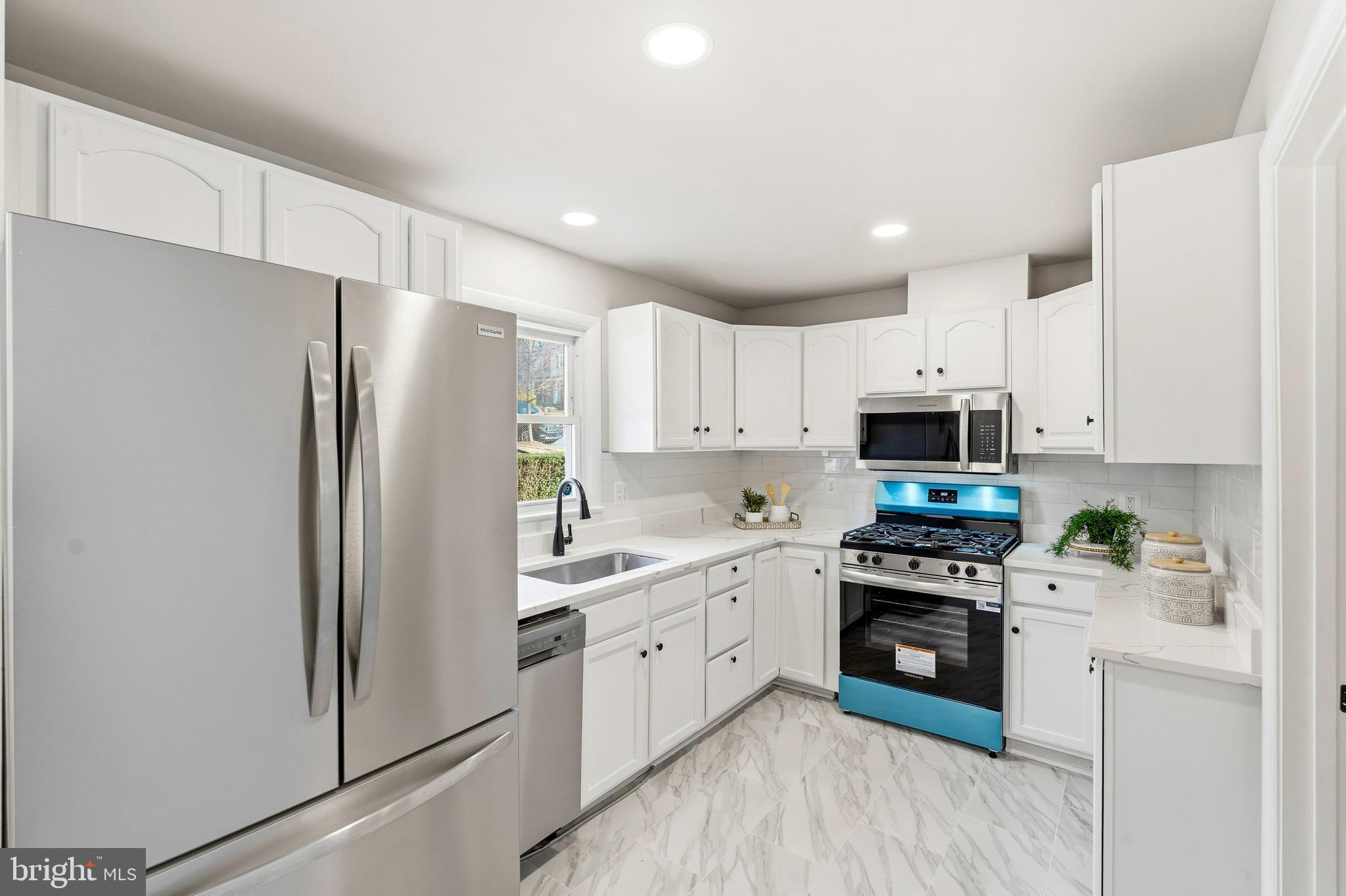 DUPONT VILLAGE - Residential