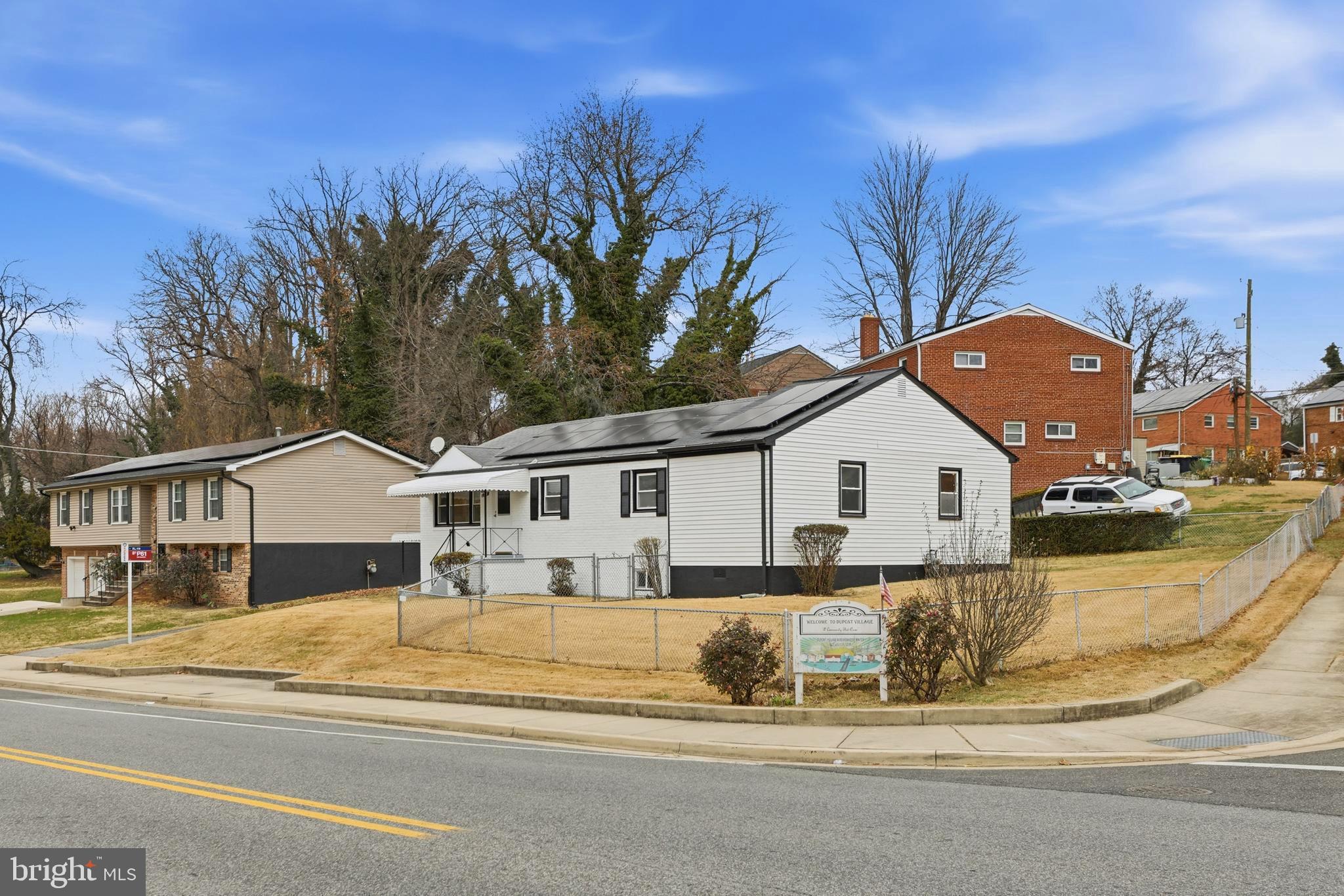 DUPONT VILLAGE - Residential