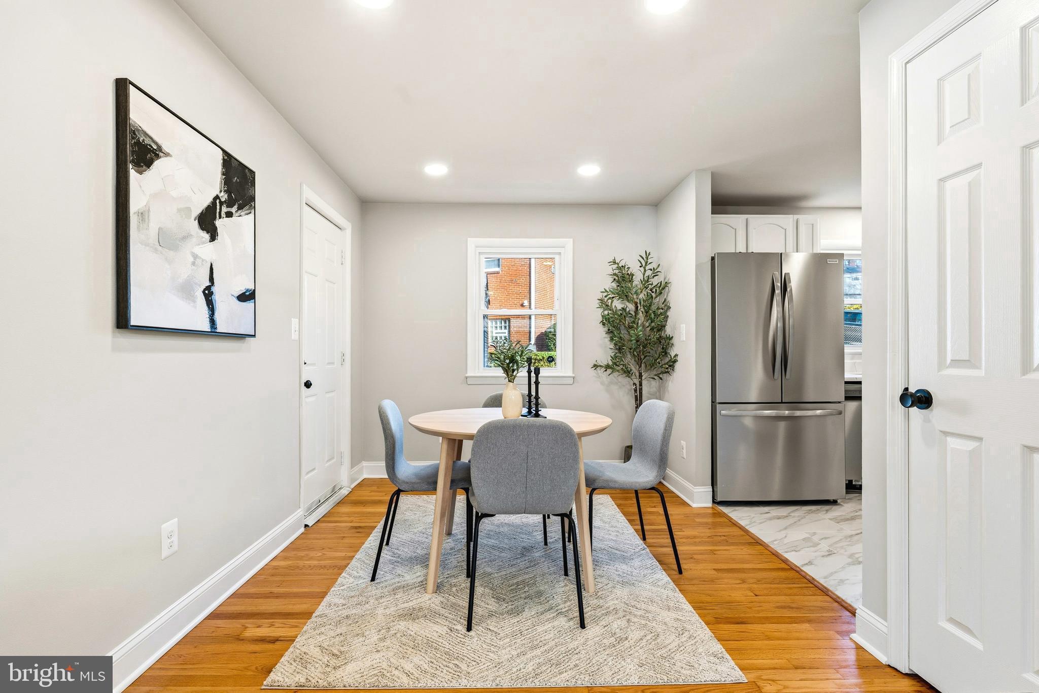 DUPONT VILLAGE - Residential