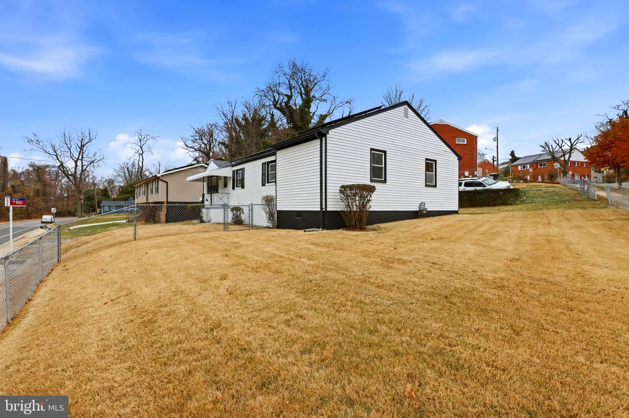 DUPONT VILLAGE - Residential