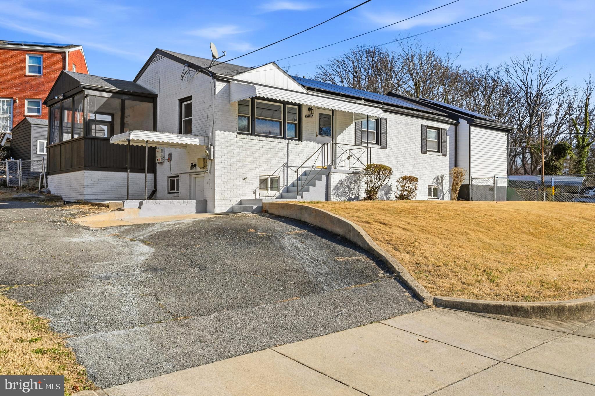 DUPONT VILLAGE - Residential