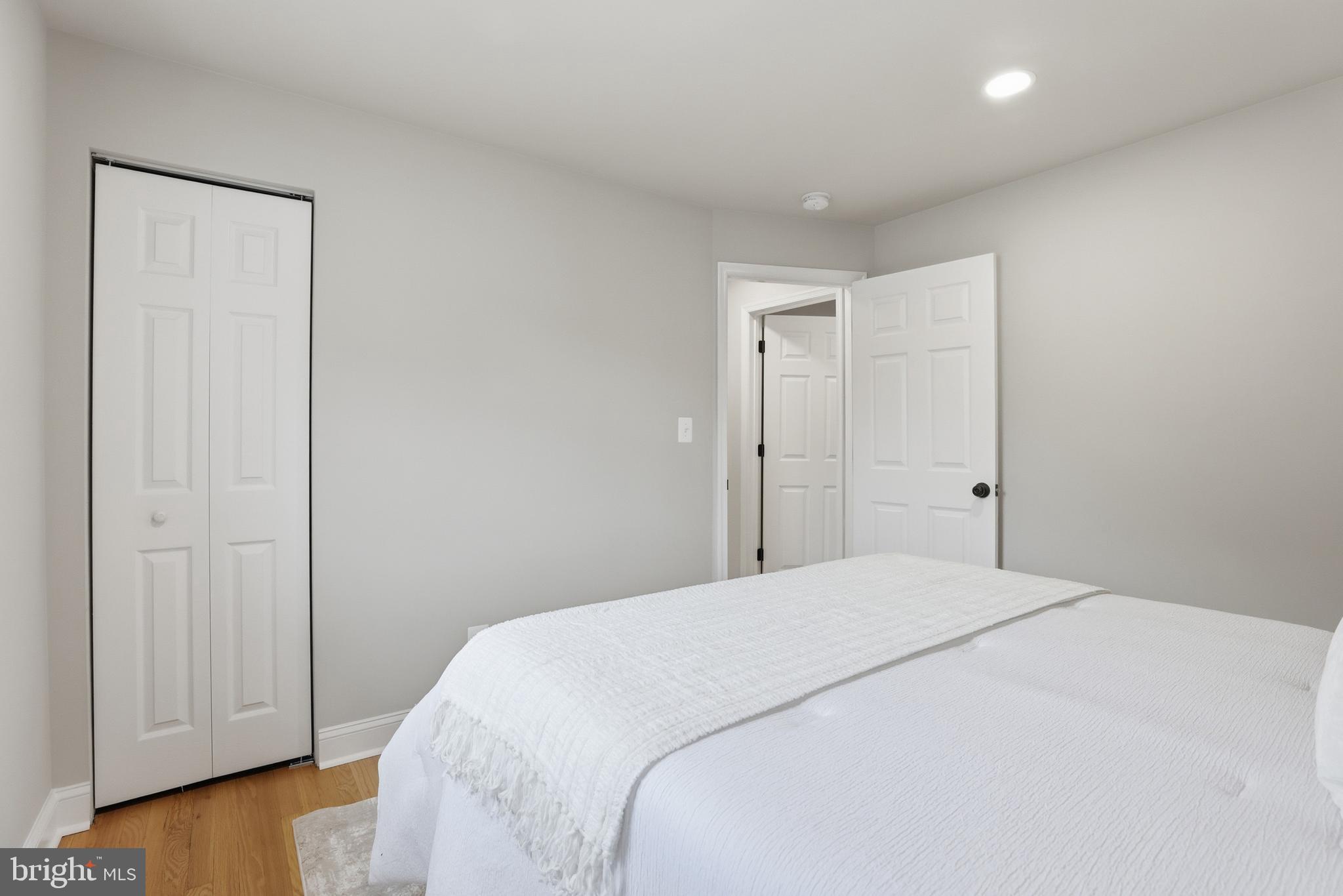 DUPONT VILLAGE - Residential